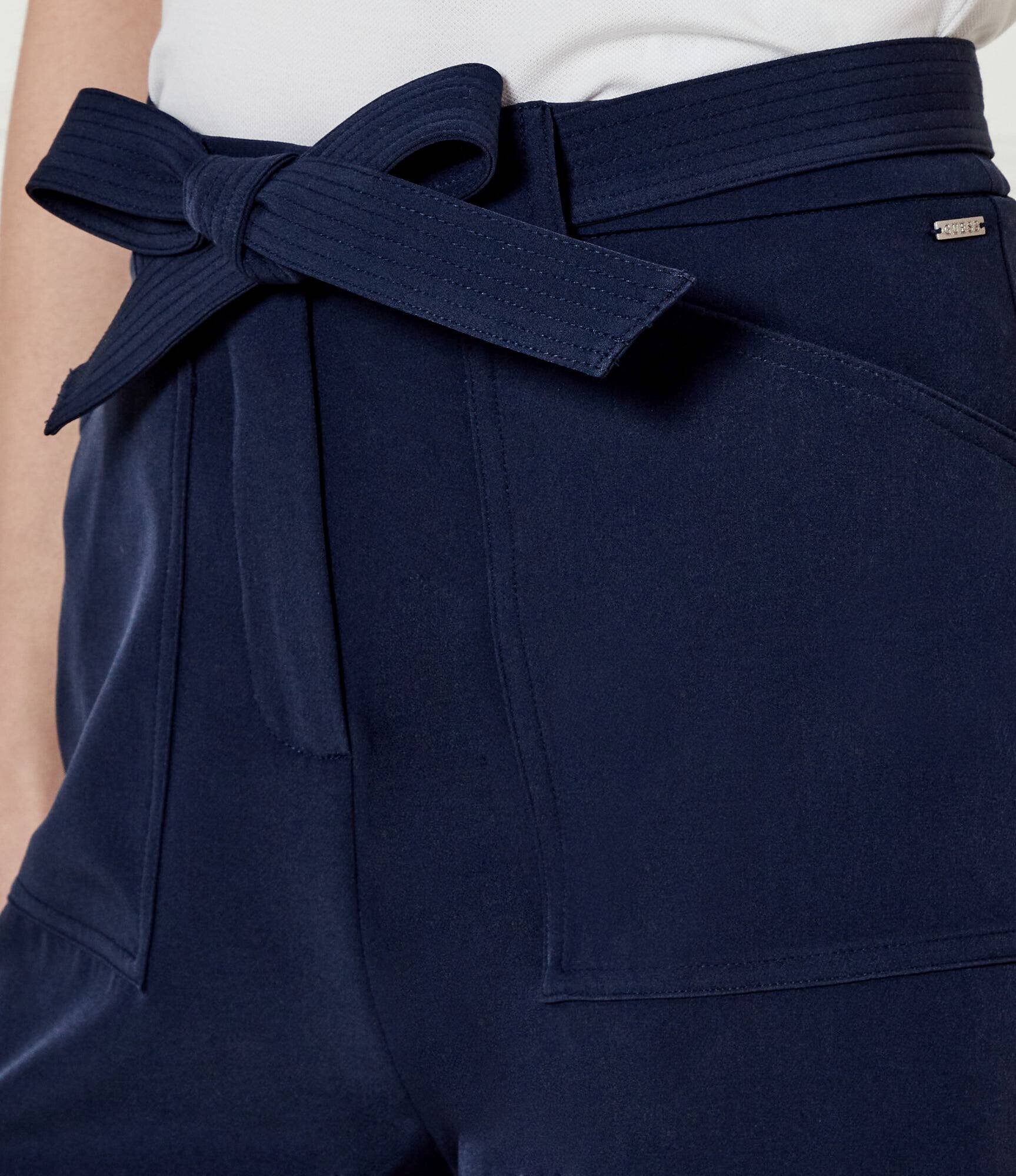 GUESS Pantaloni scurți + curea NEW VALENTINA | Loose fit