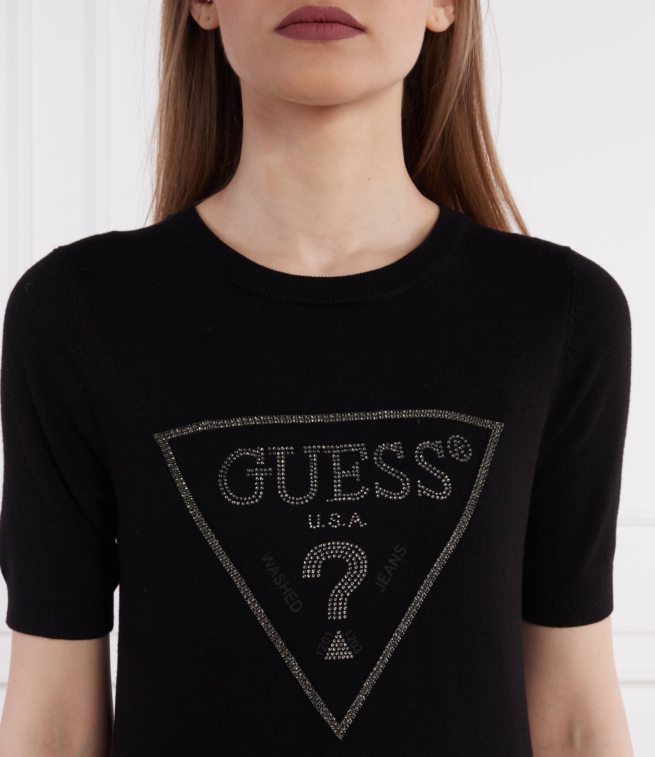 GUESS Pulover KAYLA LOGO RN SS SWTR | Slim Fit