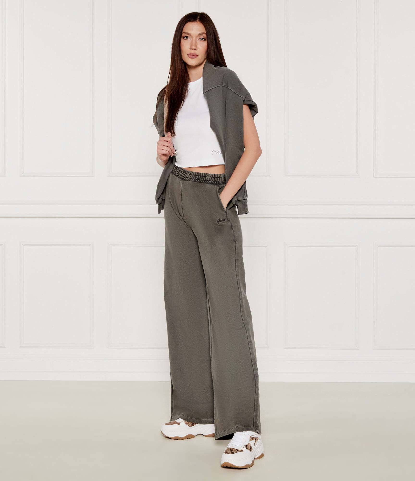 GUESS Sneakers Hapyy4
