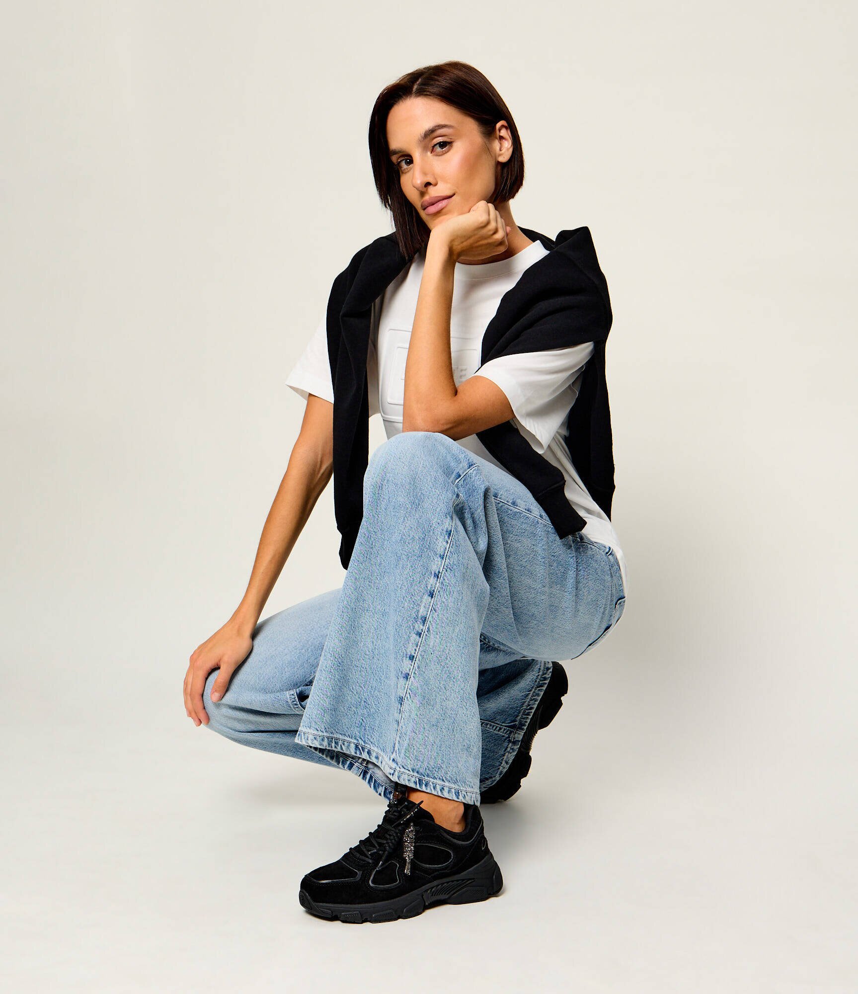 GUESS Sneakers Irrina | piele întoarsă