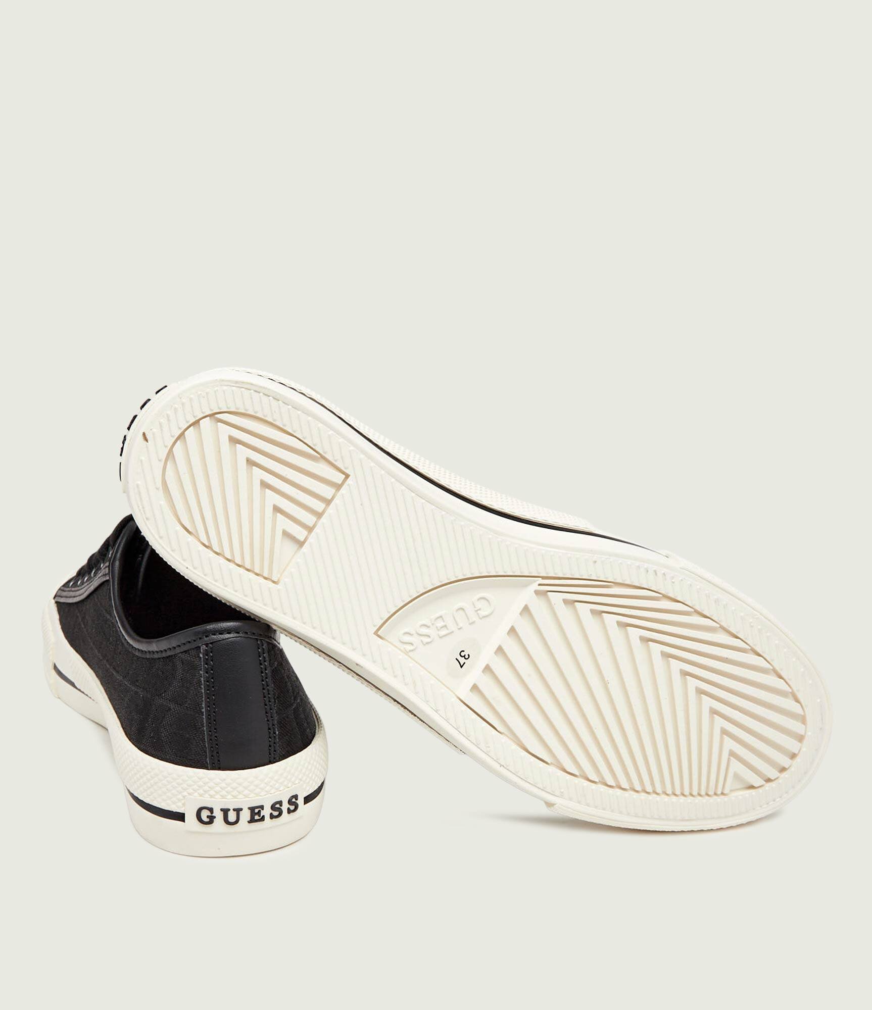 GUESS Teniși Carey3