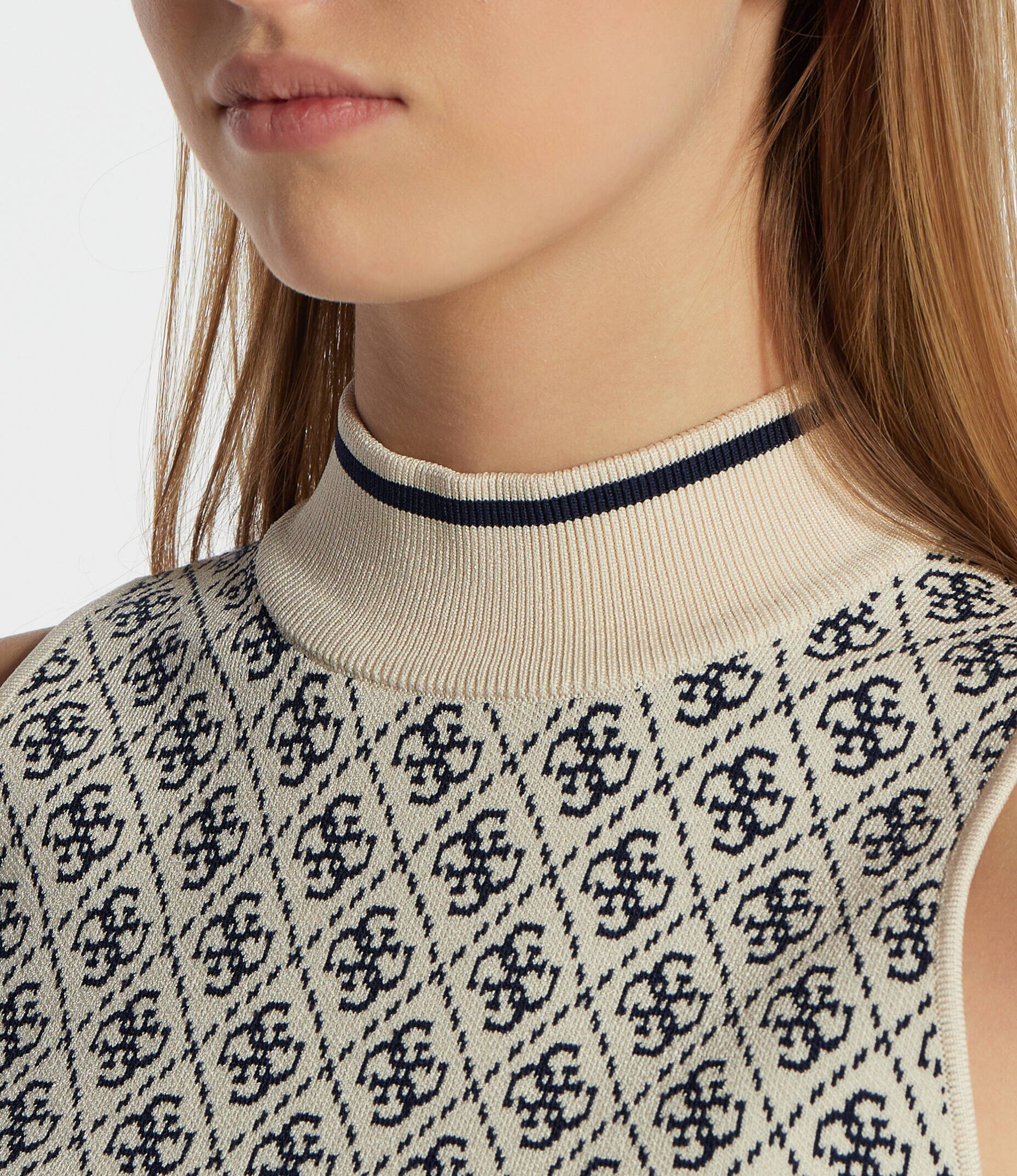 GUESS Top SL RN LISE 4G SWTR | Slim Fit