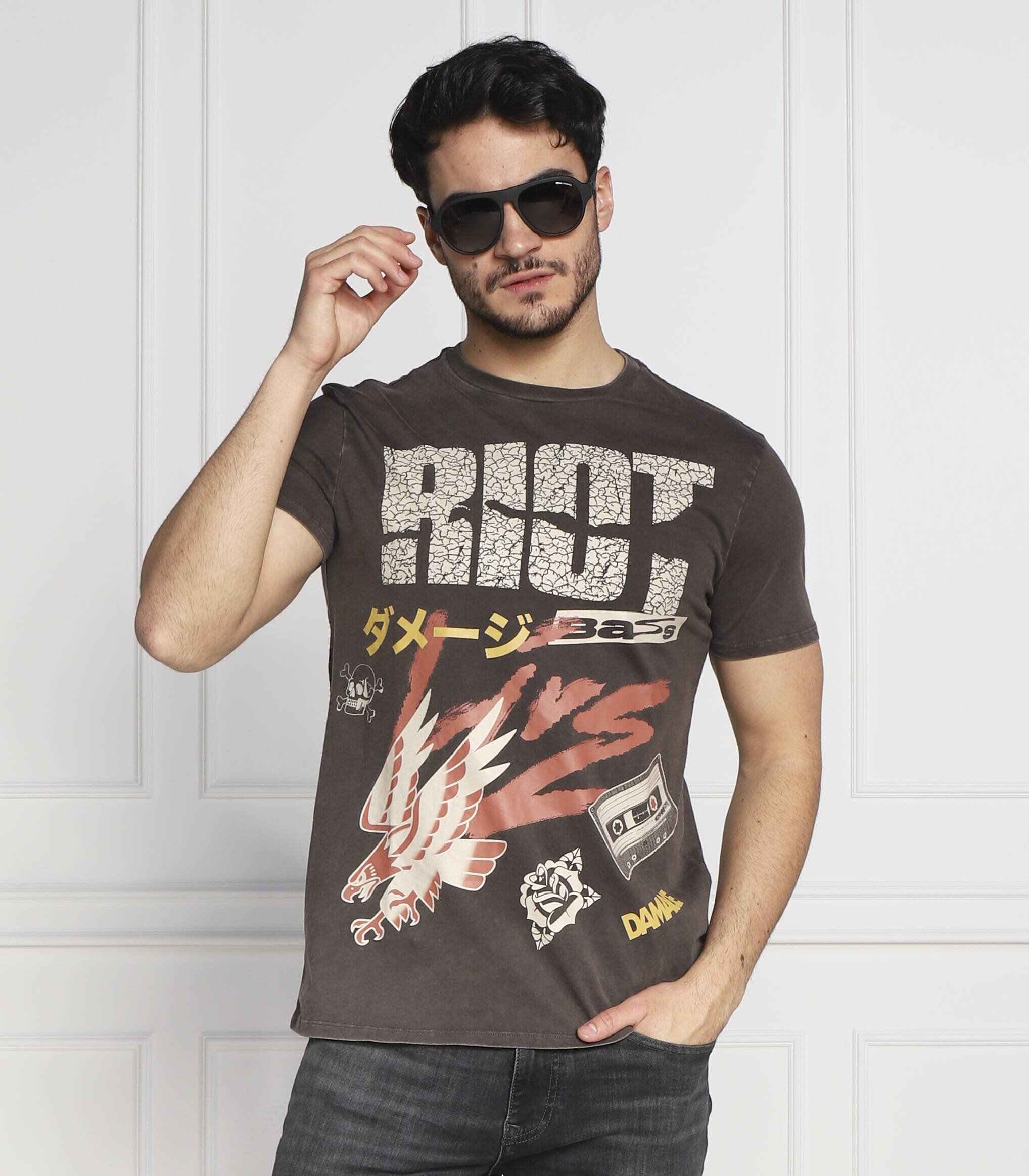 GUESS Tricou RIOT TOUR | Regular Fit