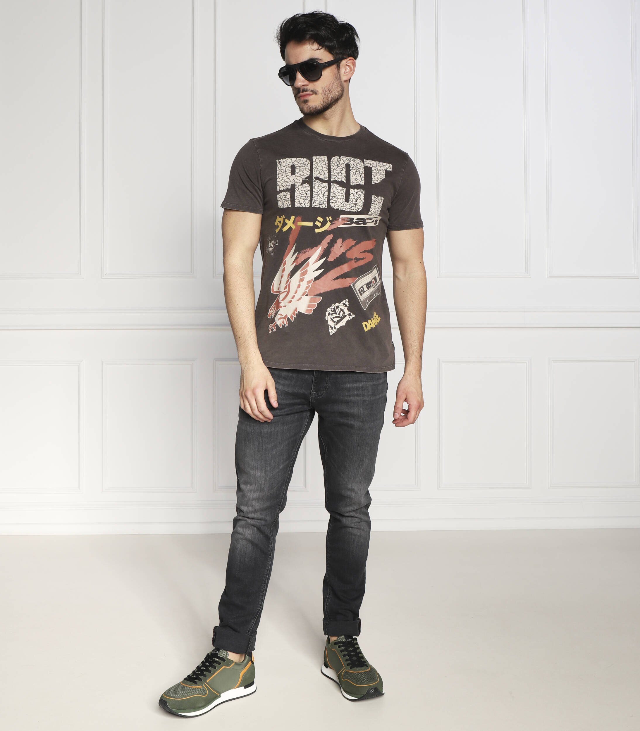 GUESS Tricou RIOT TOUR | Regular Fit