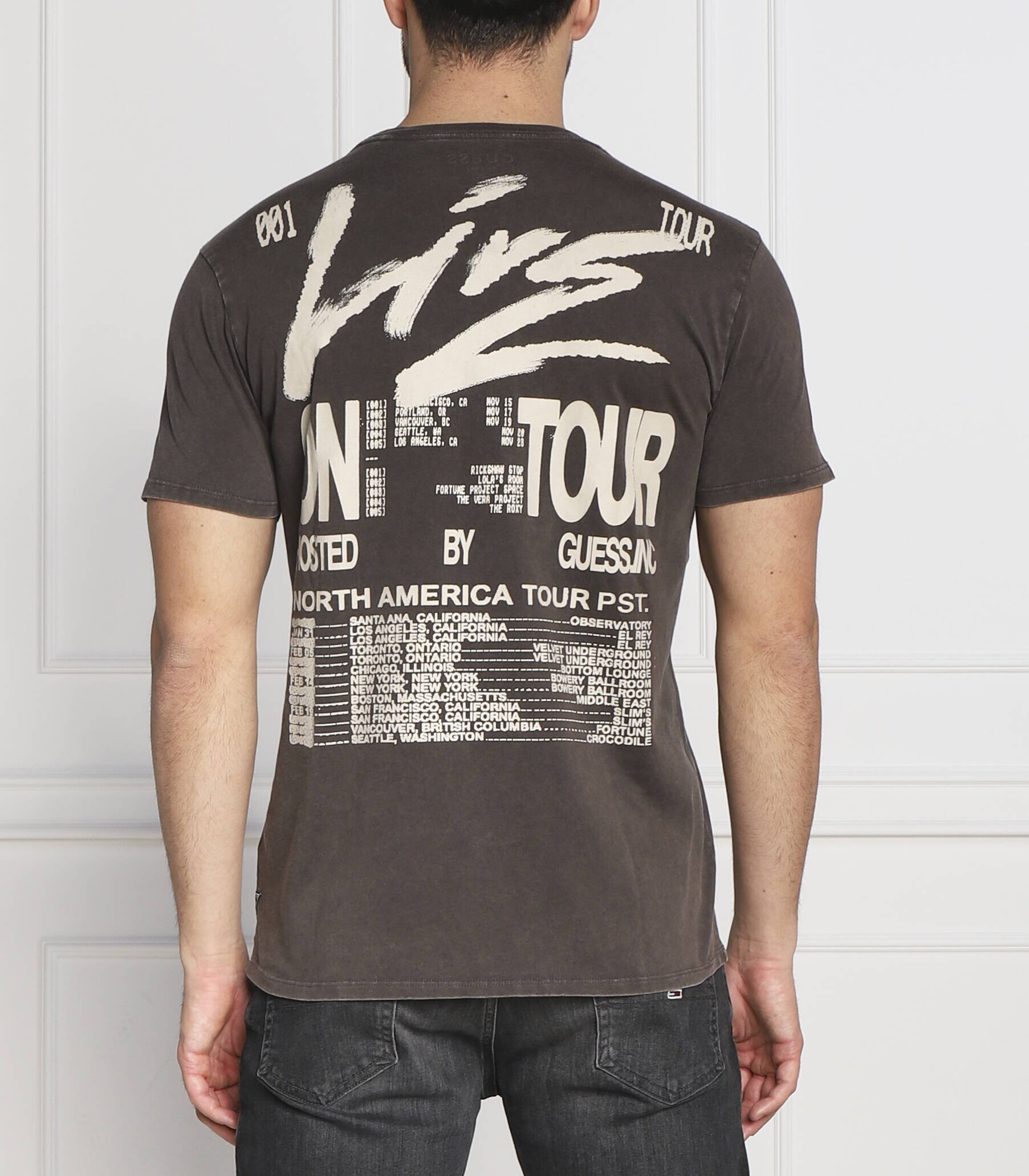 GUESS Tricou RIOT TOUR | Regular Fit