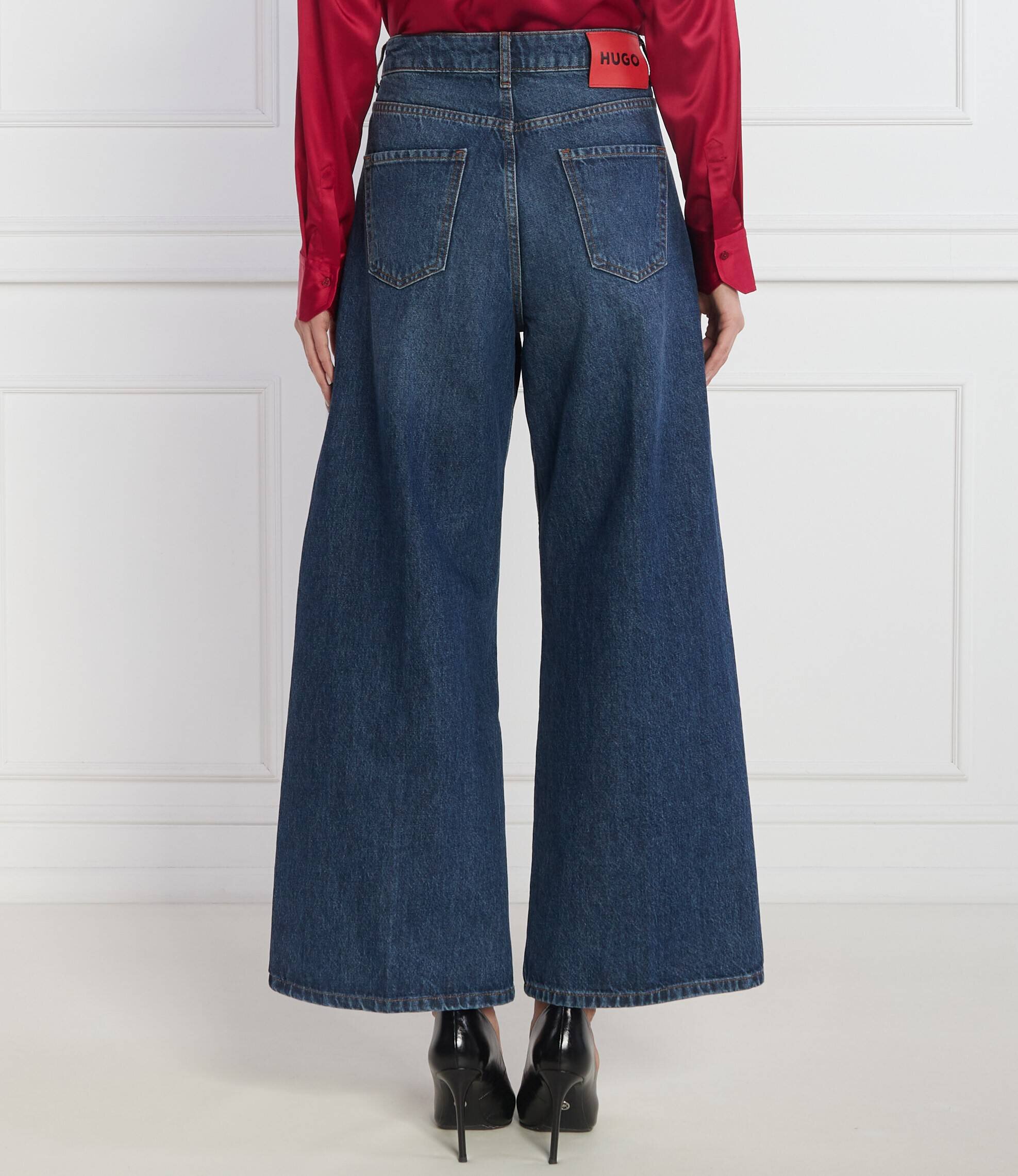 Hugo Blugi Galeva | flare fit