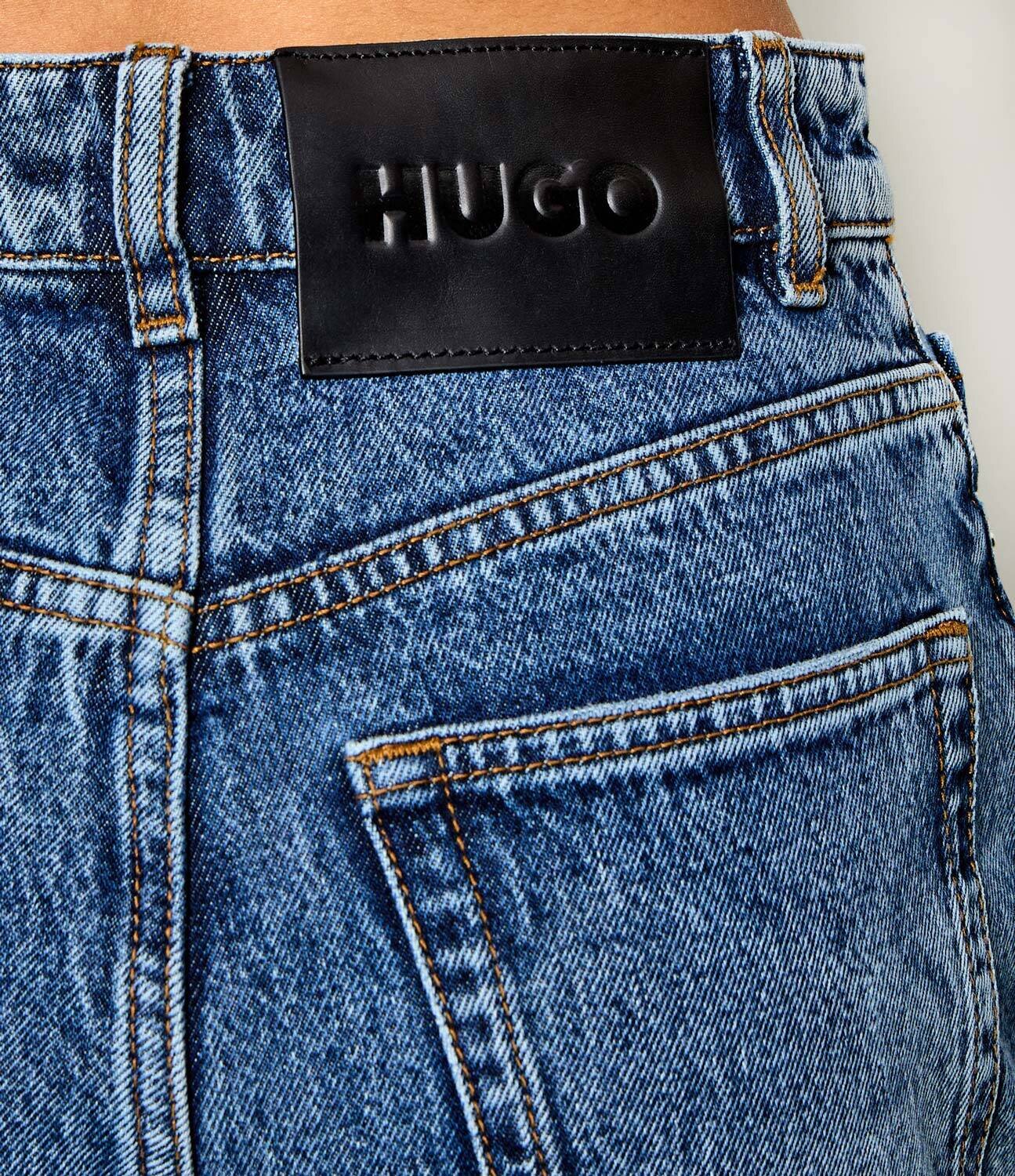 Hugo Blugi Garlene | Mom Fit