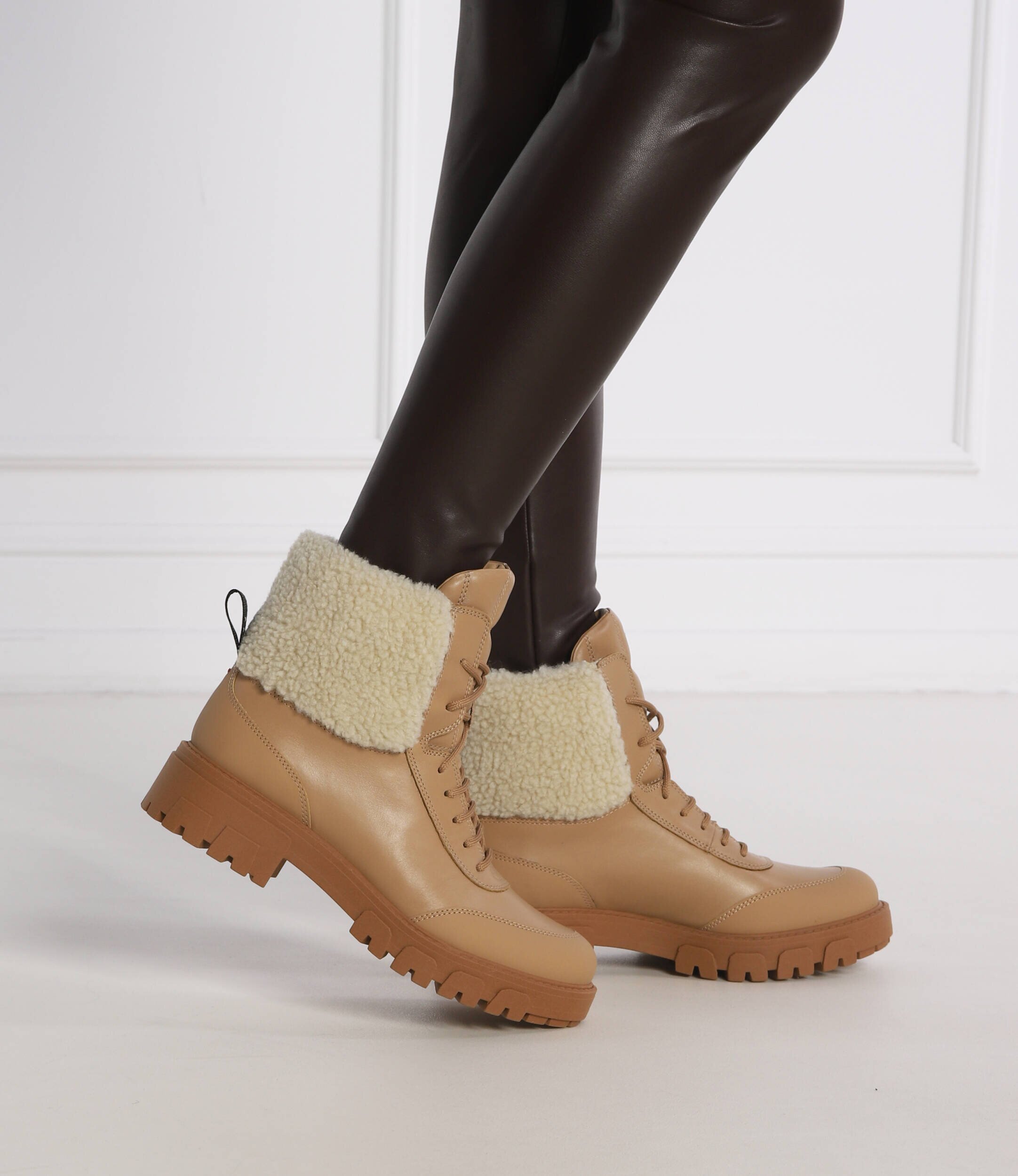 Hugo Botine Axel LaceFur B-N