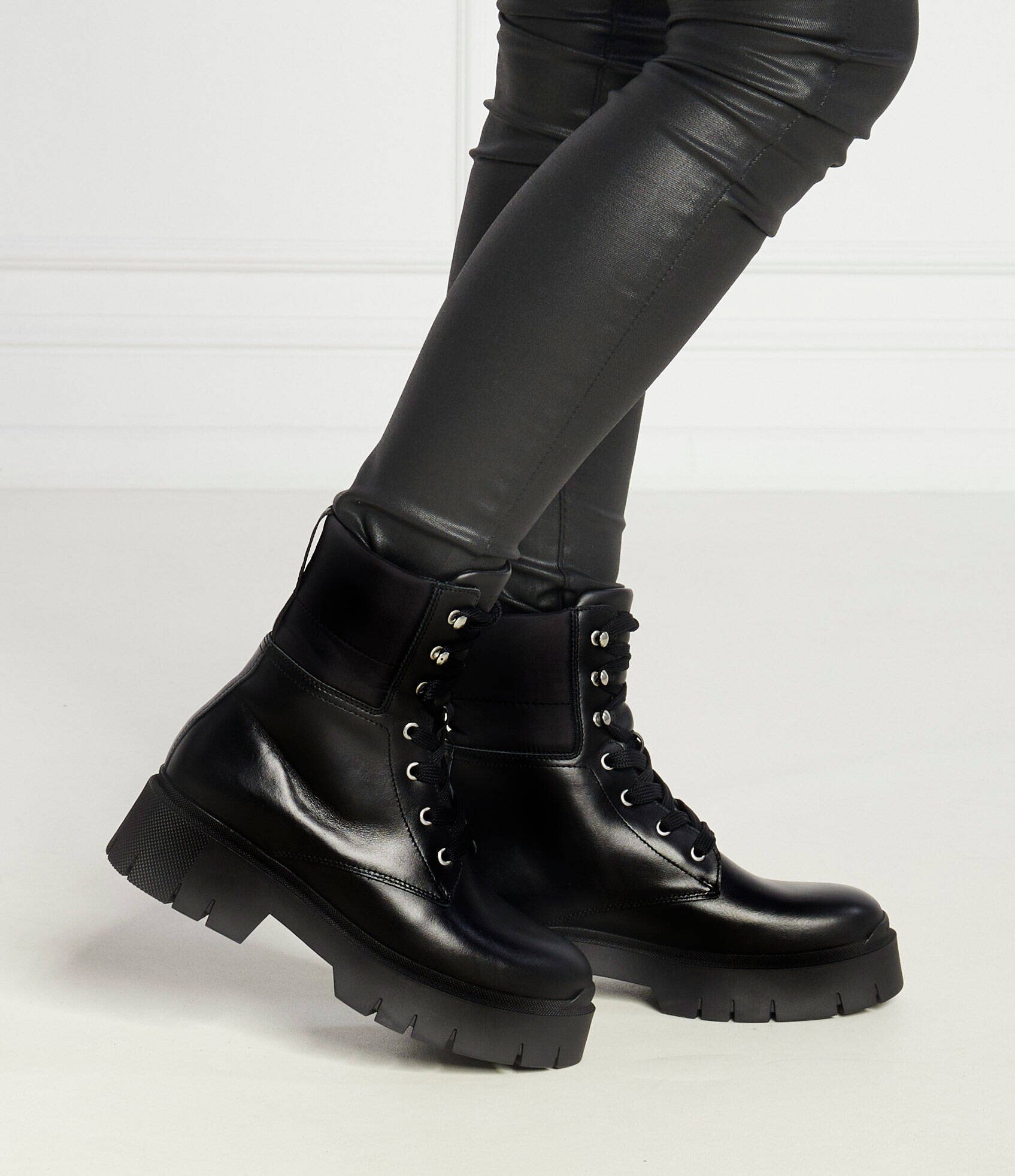 Hugo De piele insulete kris
