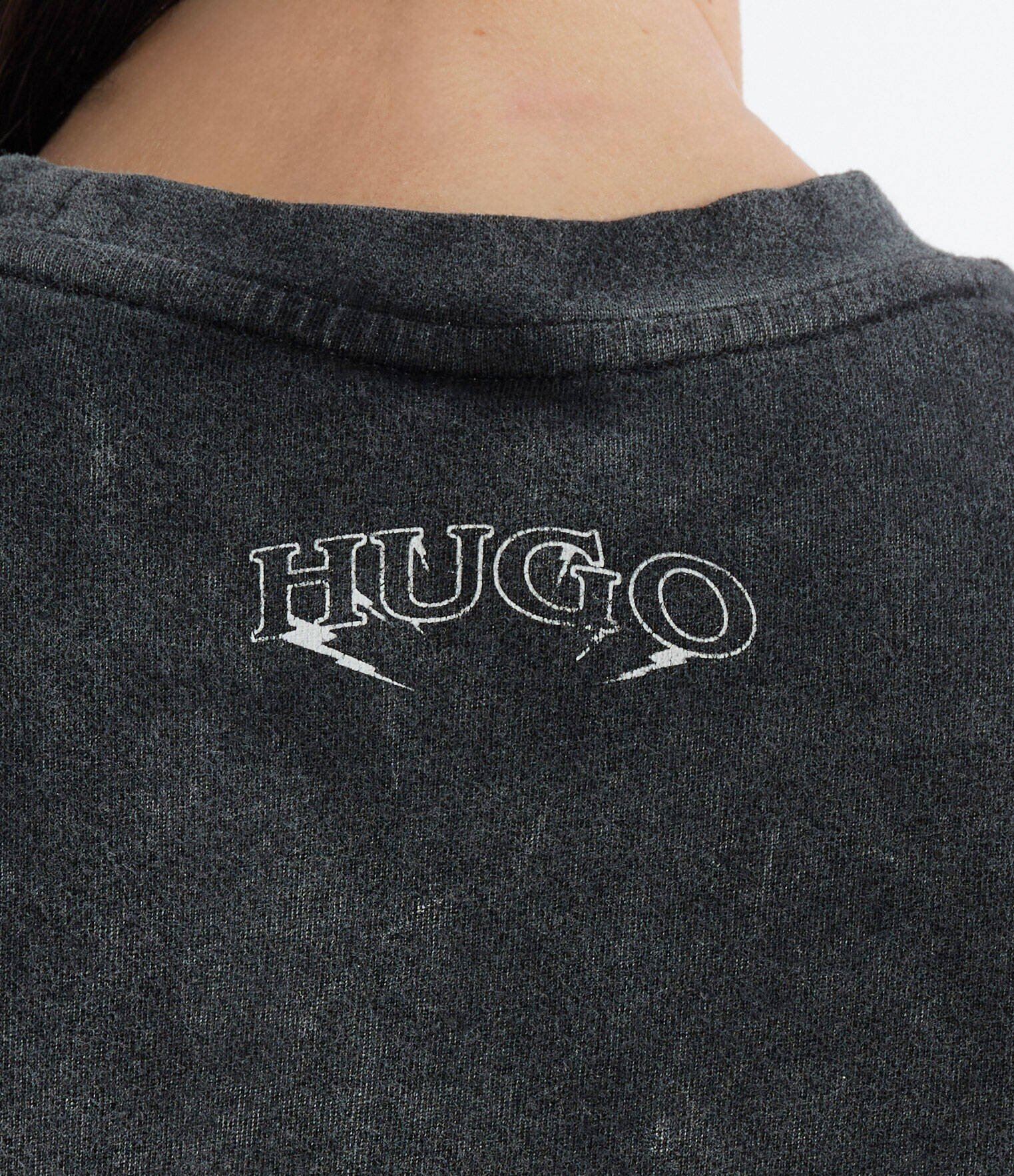 Hugo Tricou Dakadia | Cropped Fit