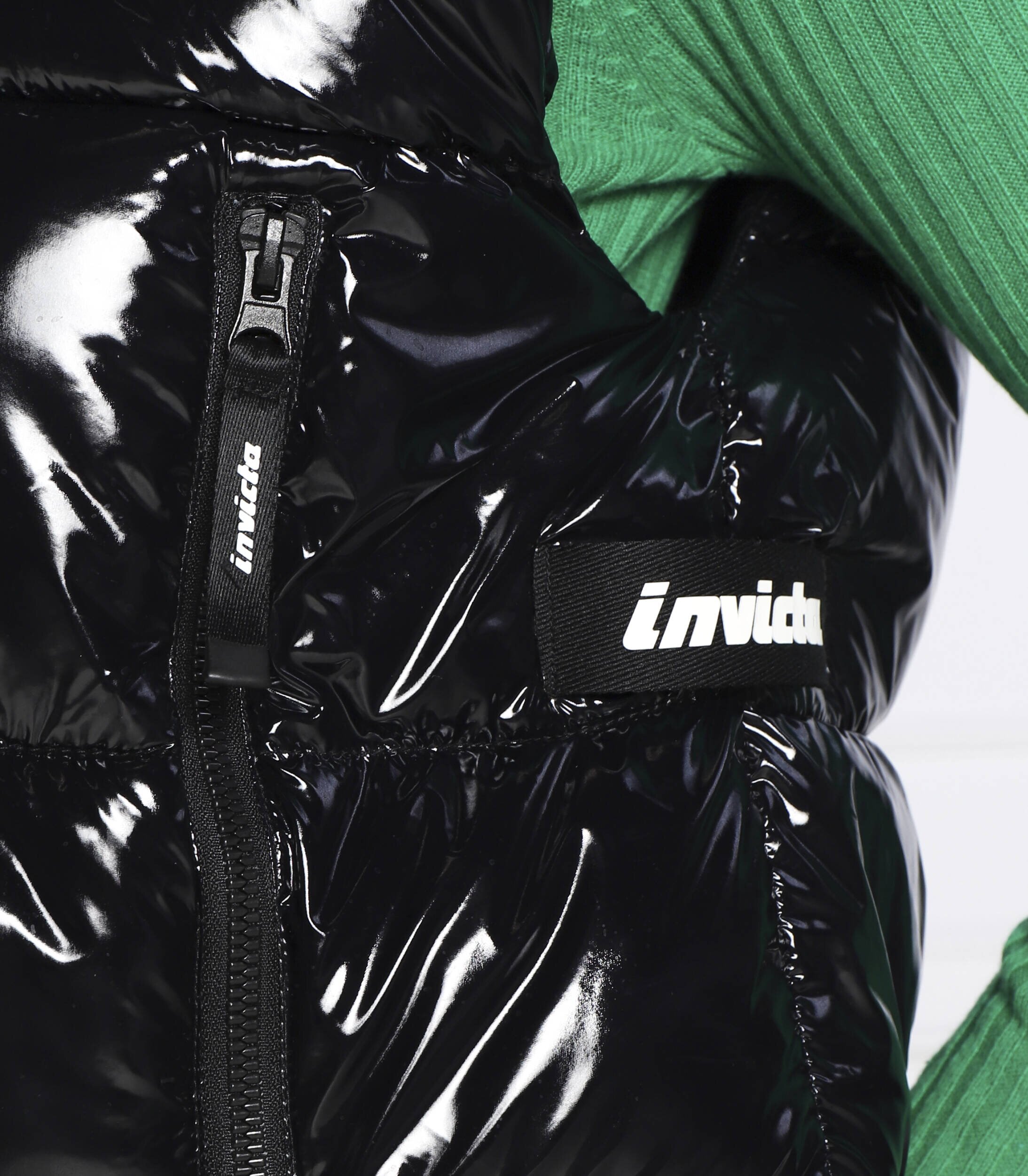 Invicta Vestă | Cropped Fit