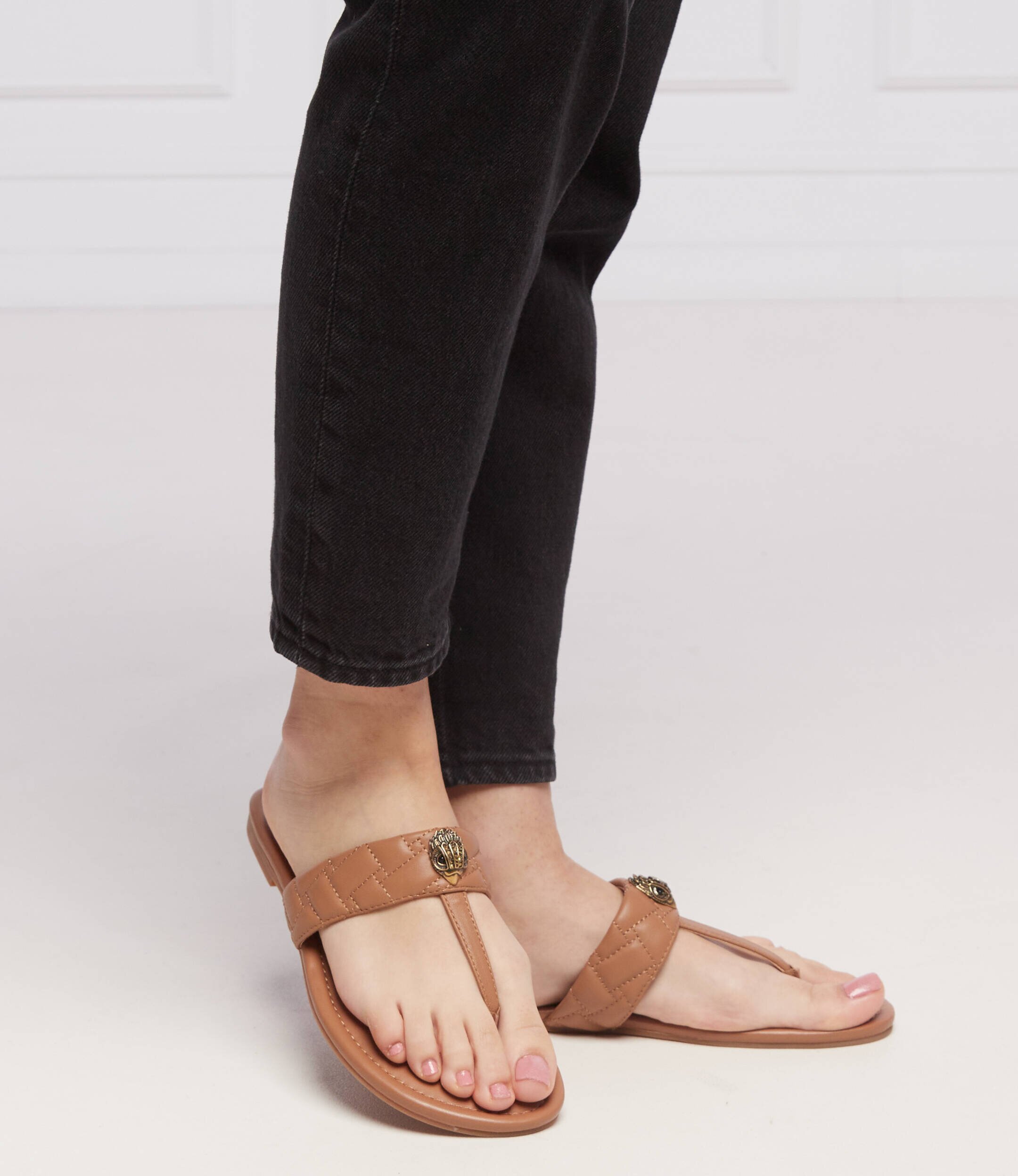 Kurt Geiger De piele flip flops