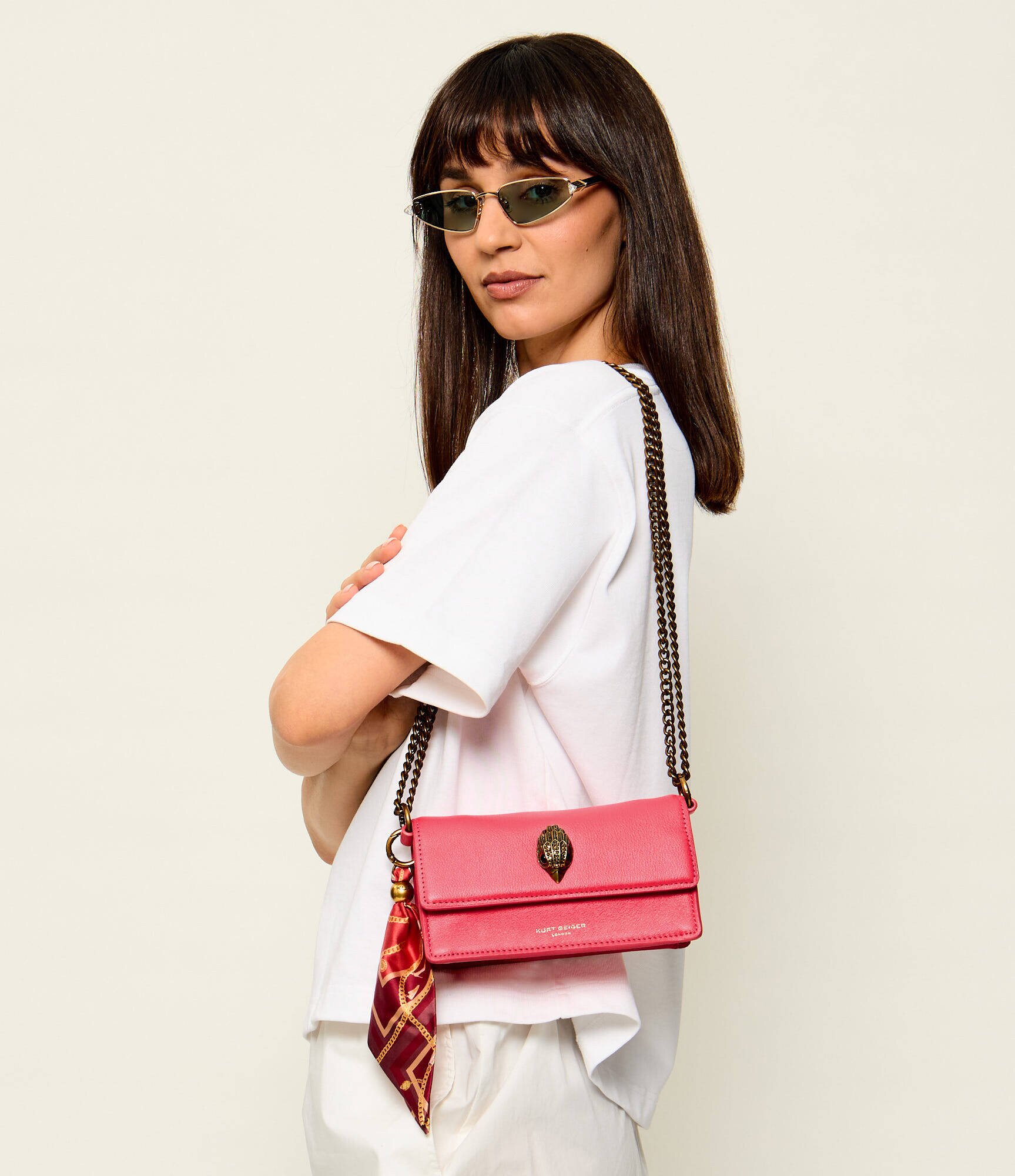 Kurt Geiger De piele geantă pe umăr + eșarfă pătrată The Sloane Soft