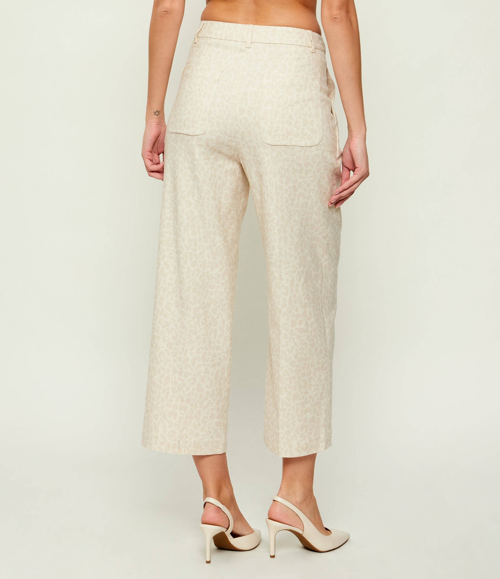 Marc Cain Pantaloni | Loose fit | cu adaos de in