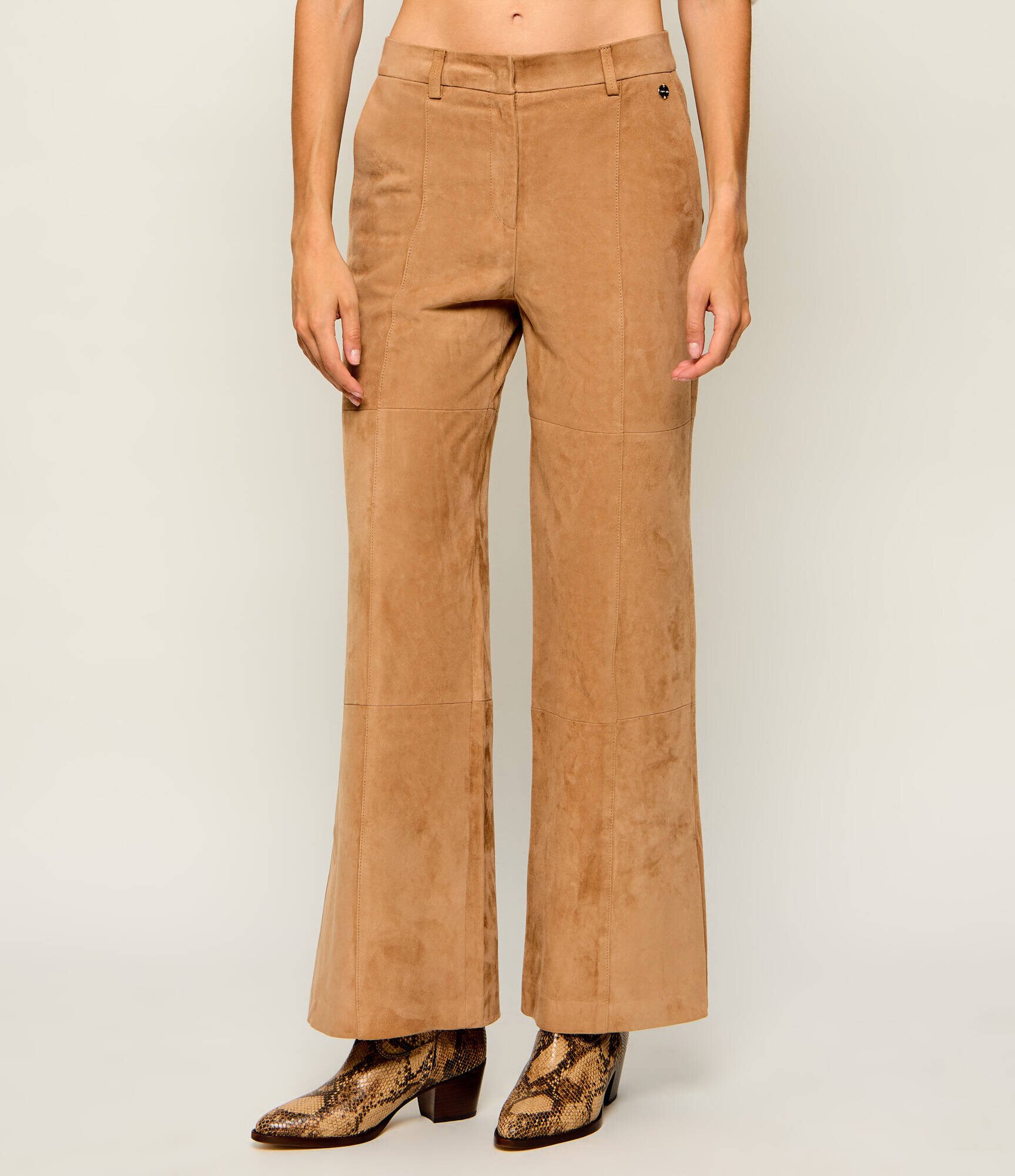 Marc Cain Pantaloni Warri | Relaxed fit | piele întoarsă
