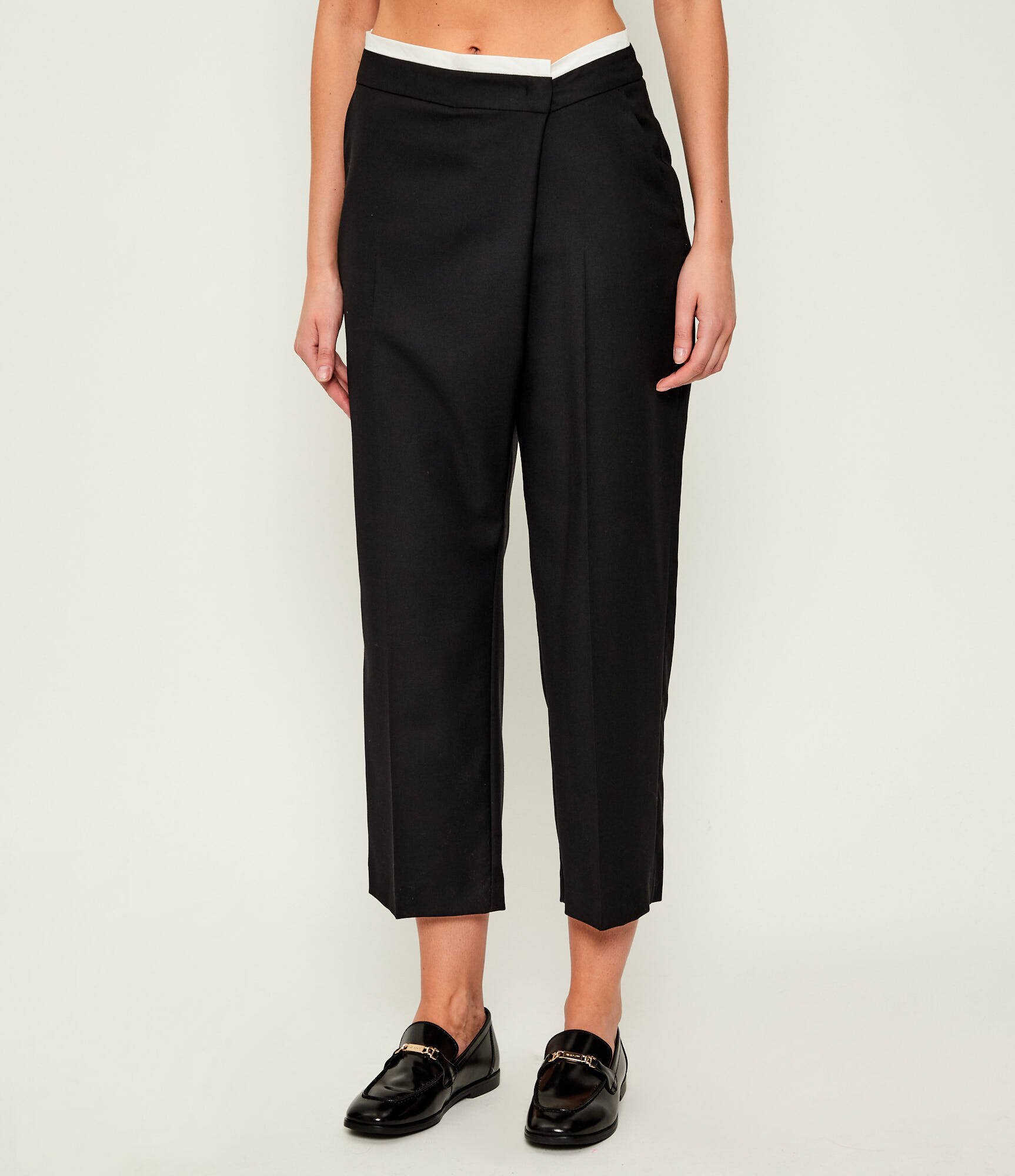 Marc Cain Pantaloni WELS | Loose fit cu adaos de lână