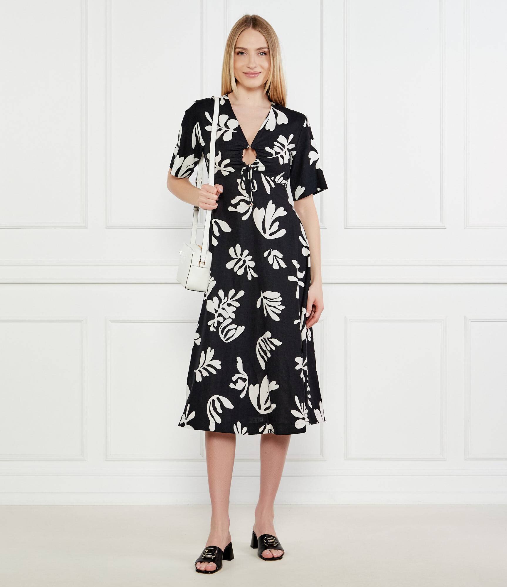 Marella De in rochie Molise