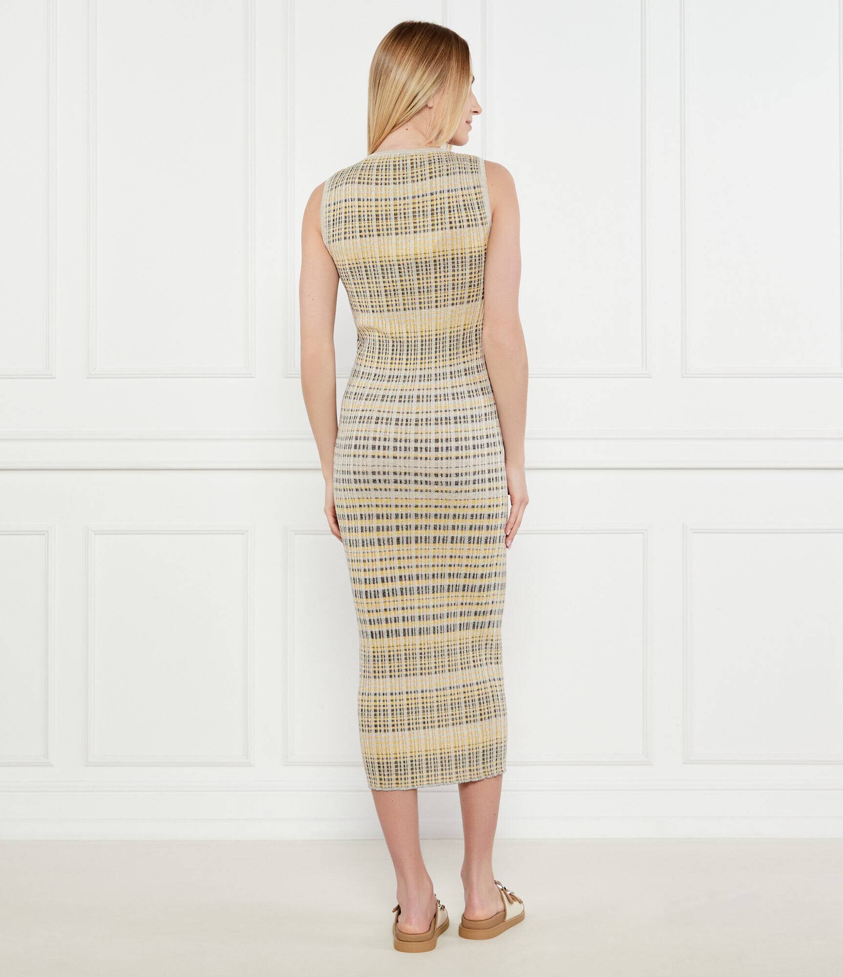 Marella Rochie Enziana