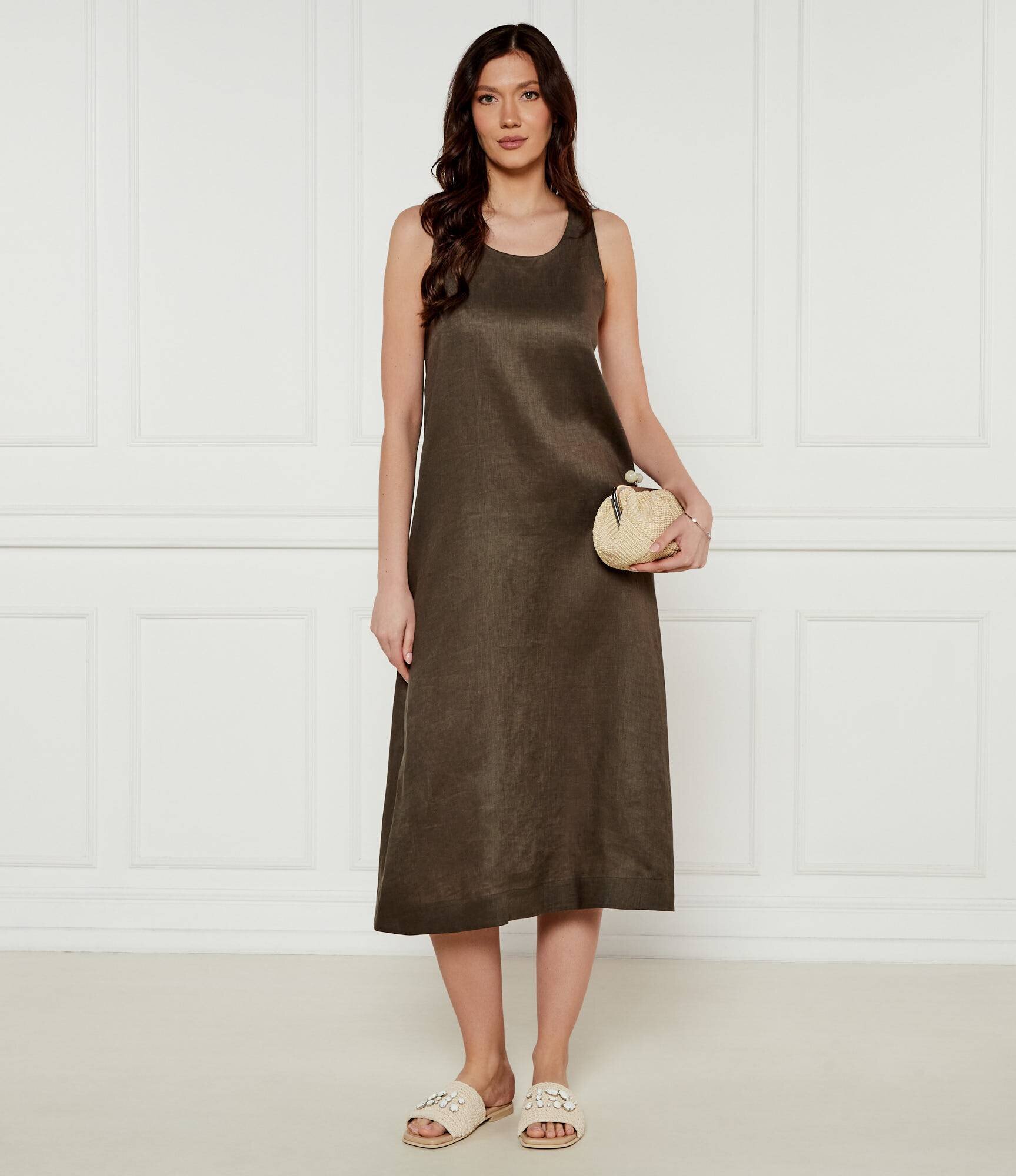 MM De in rochie DOUGLAS
