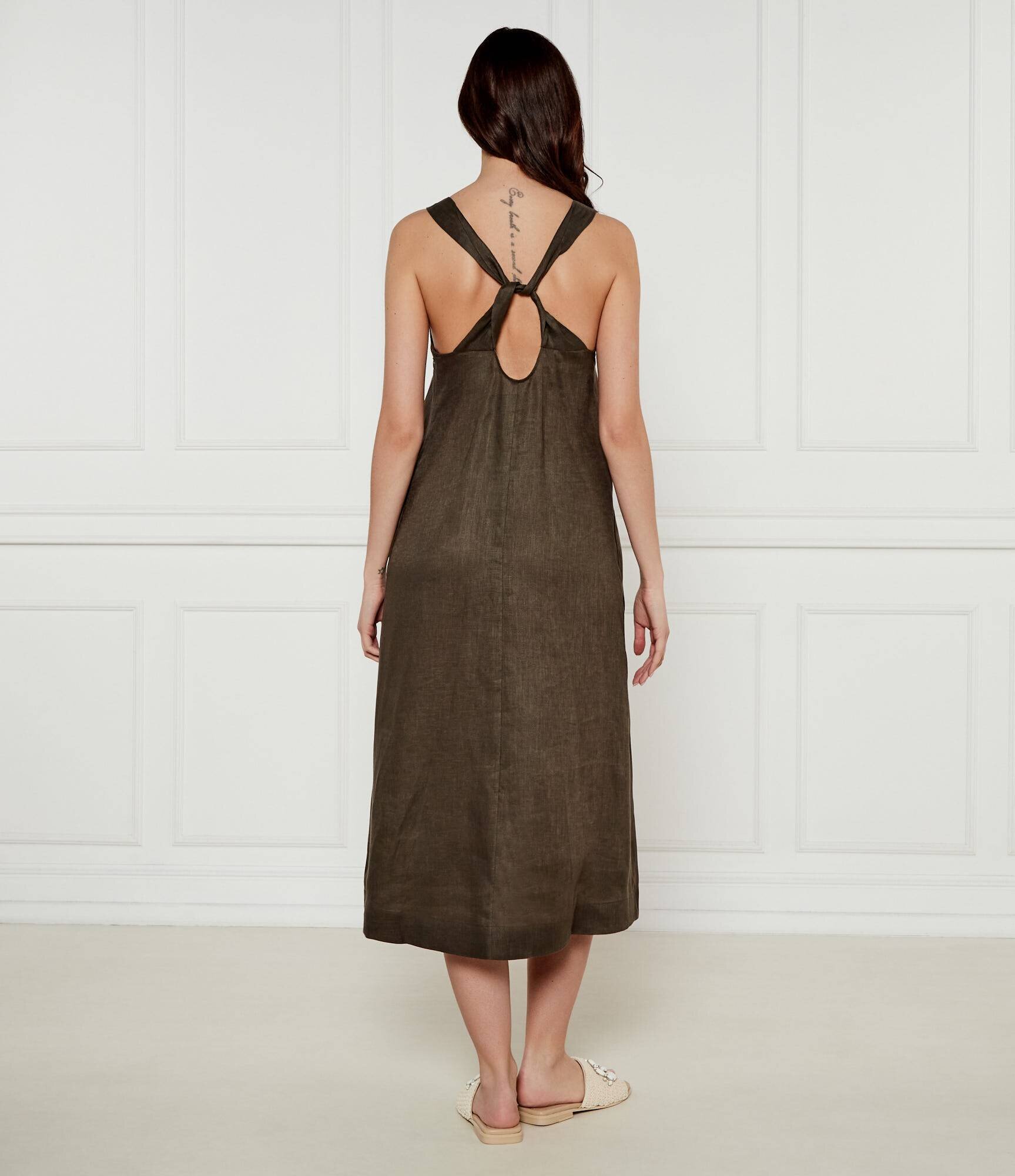MM De in rochie DOUGLAS
