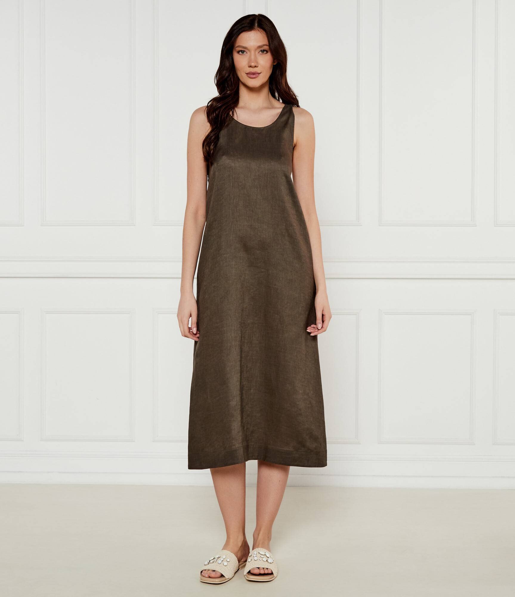 MM De in rochie DOUGLAS