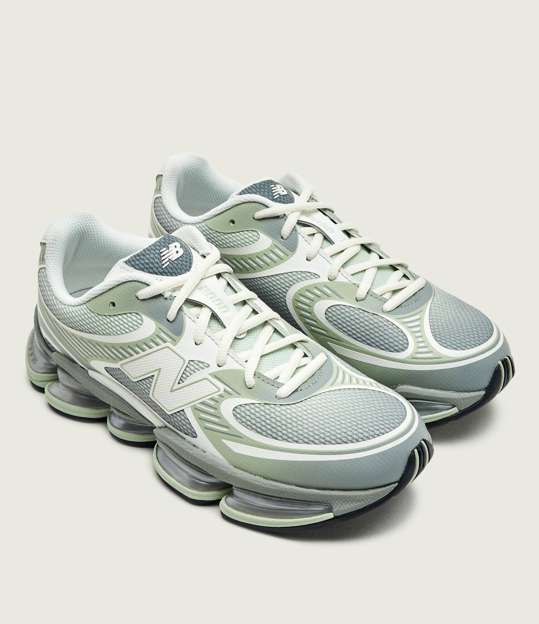 New Balance Sneakers U2000