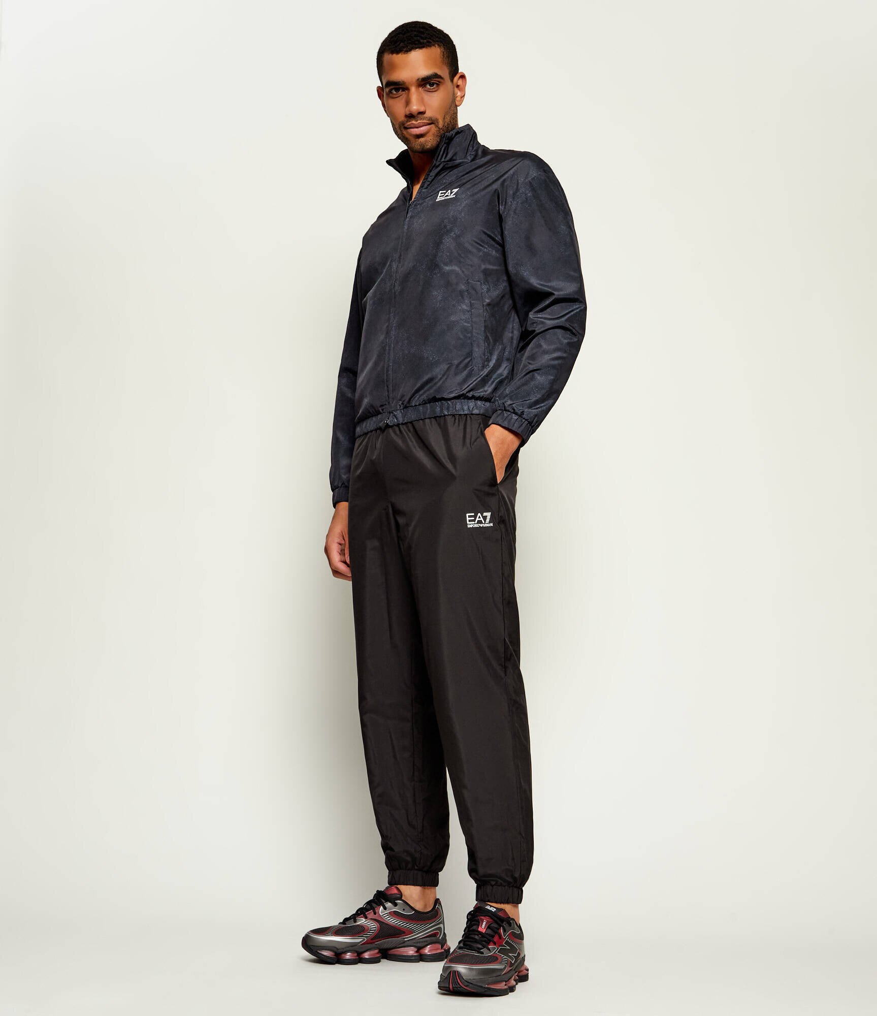 New Balance Sneakers U2000