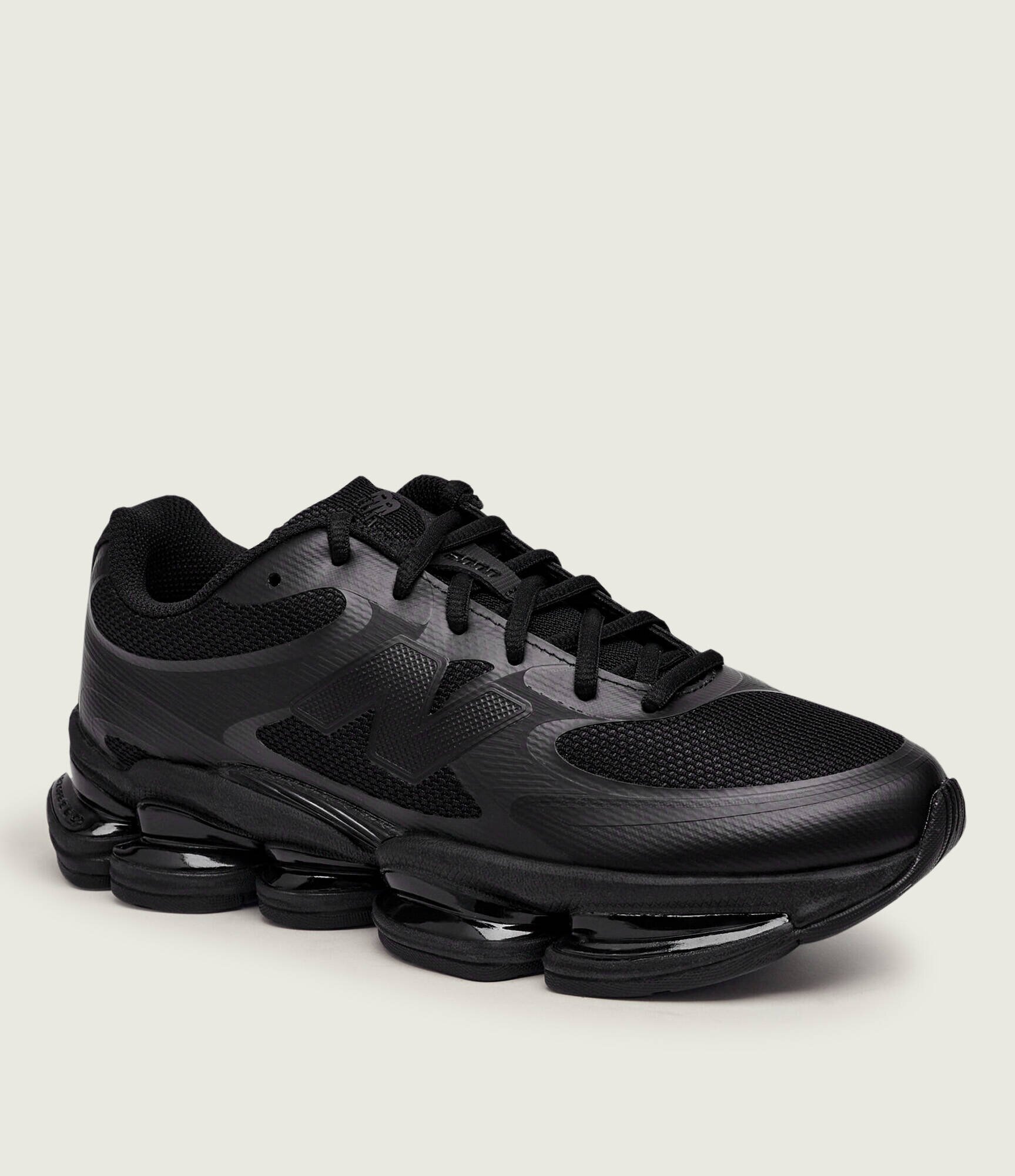 New Balance Sneakers U2000