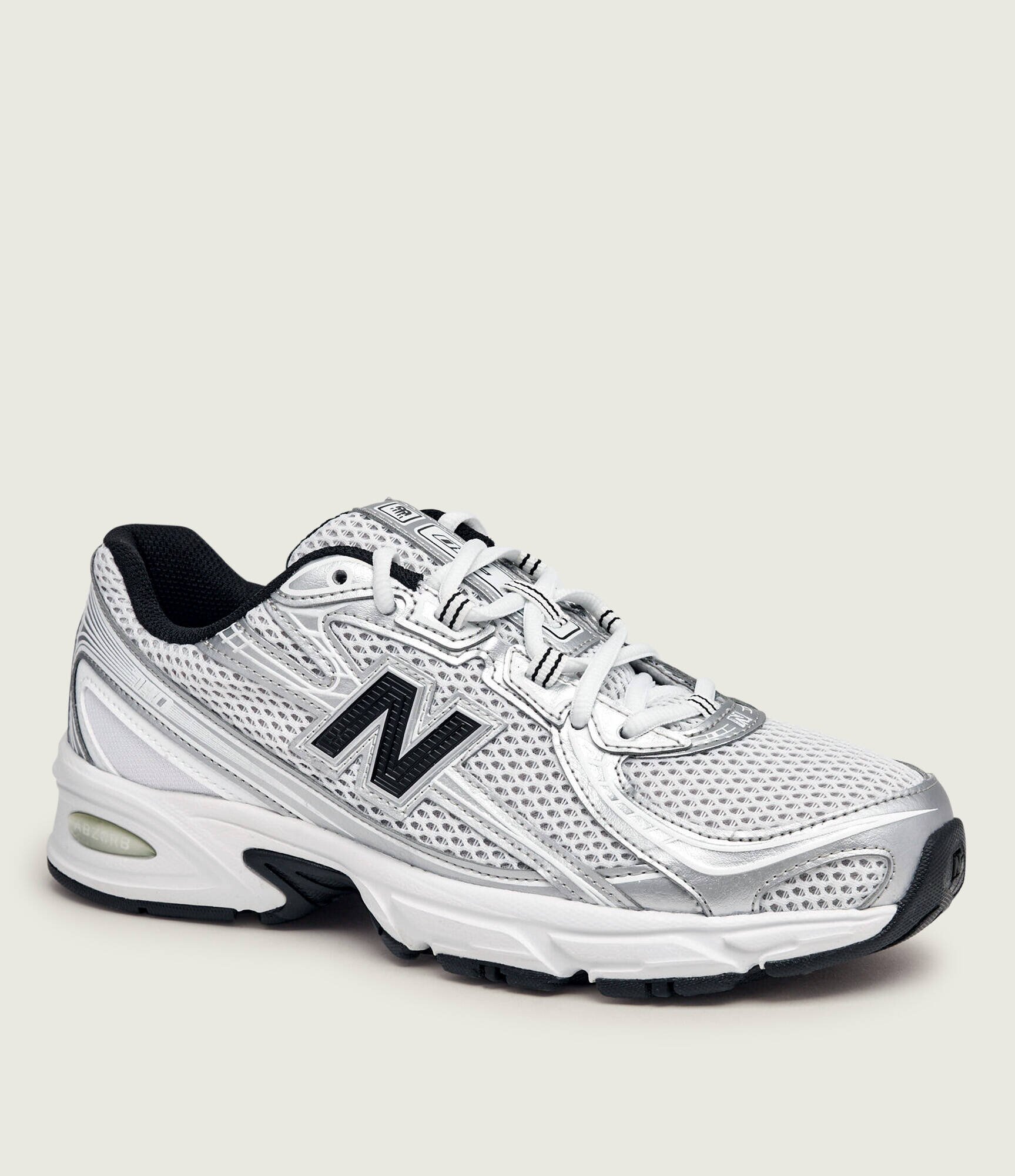 New Balance Sneakers U740