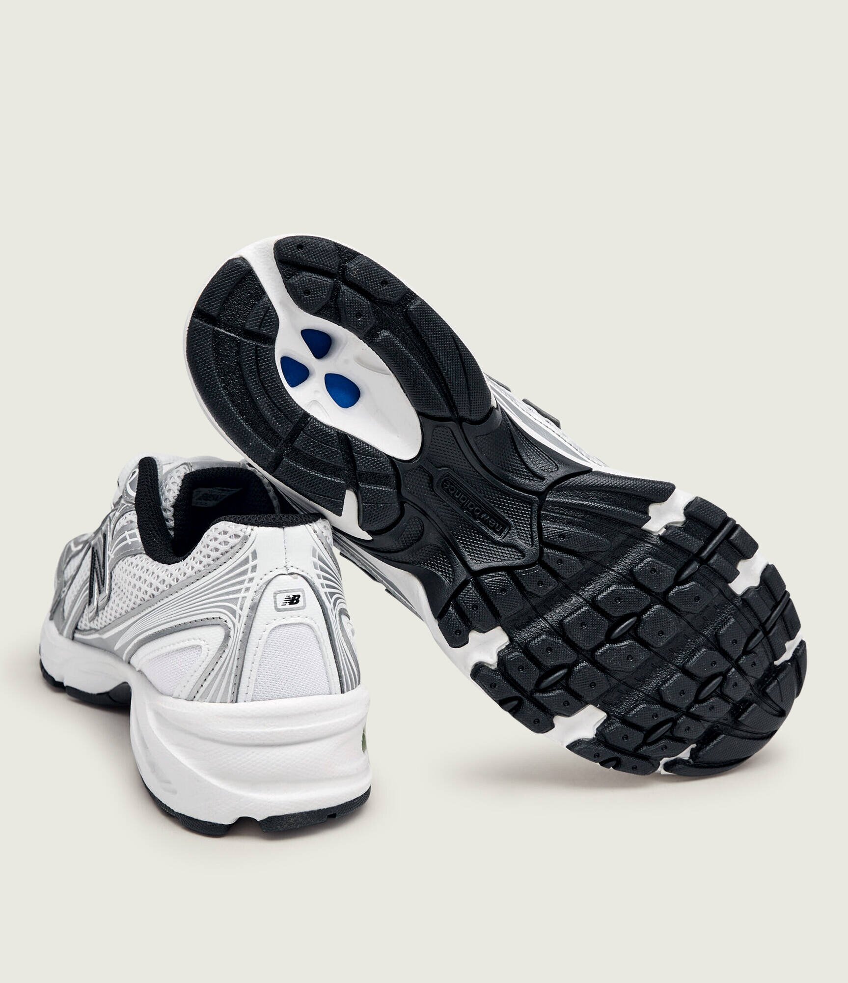 New Balance Sneakers U740