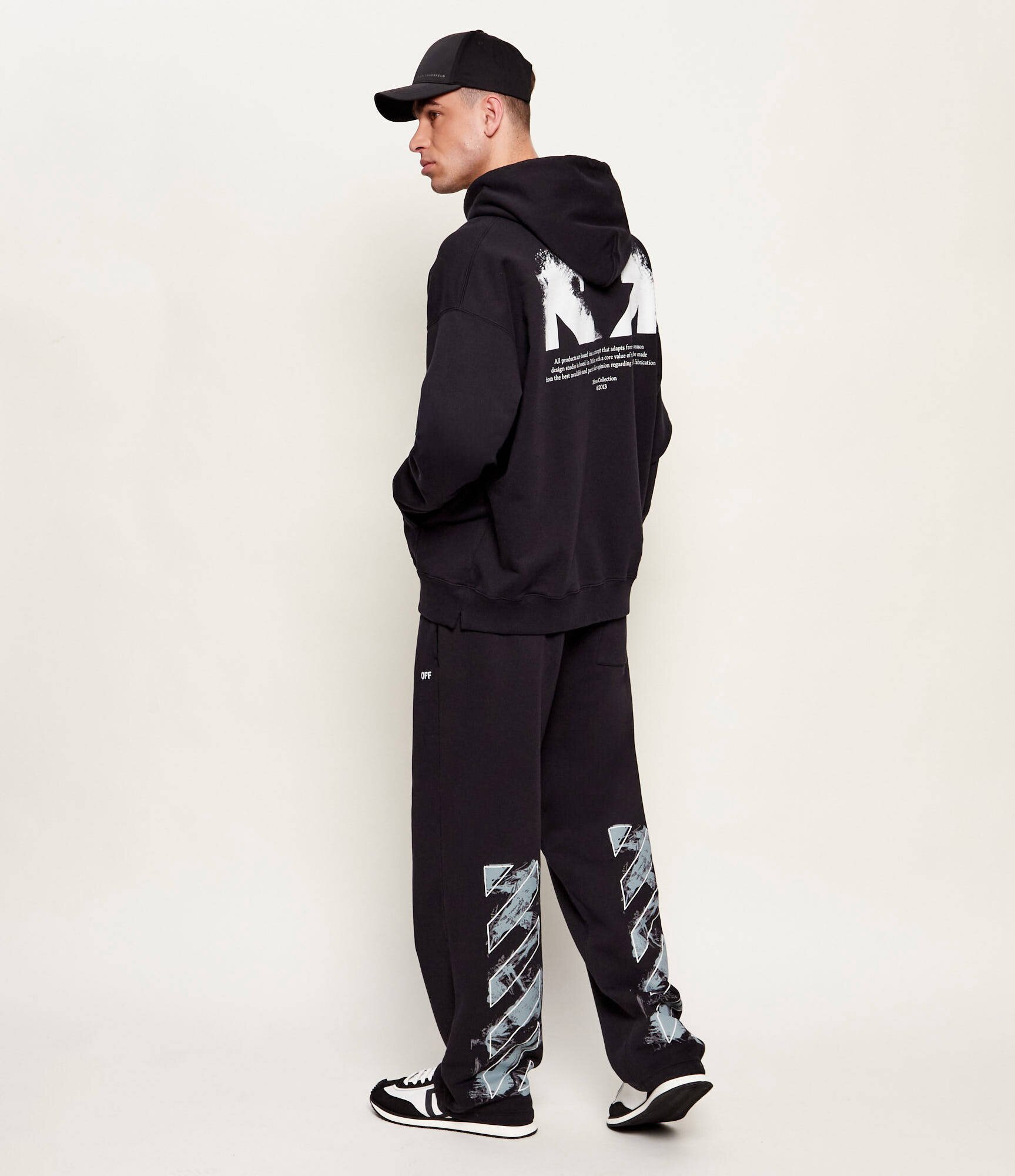 OFF-WHITE Pantaloni de trening PAINT ARROWS | Relaxed fit