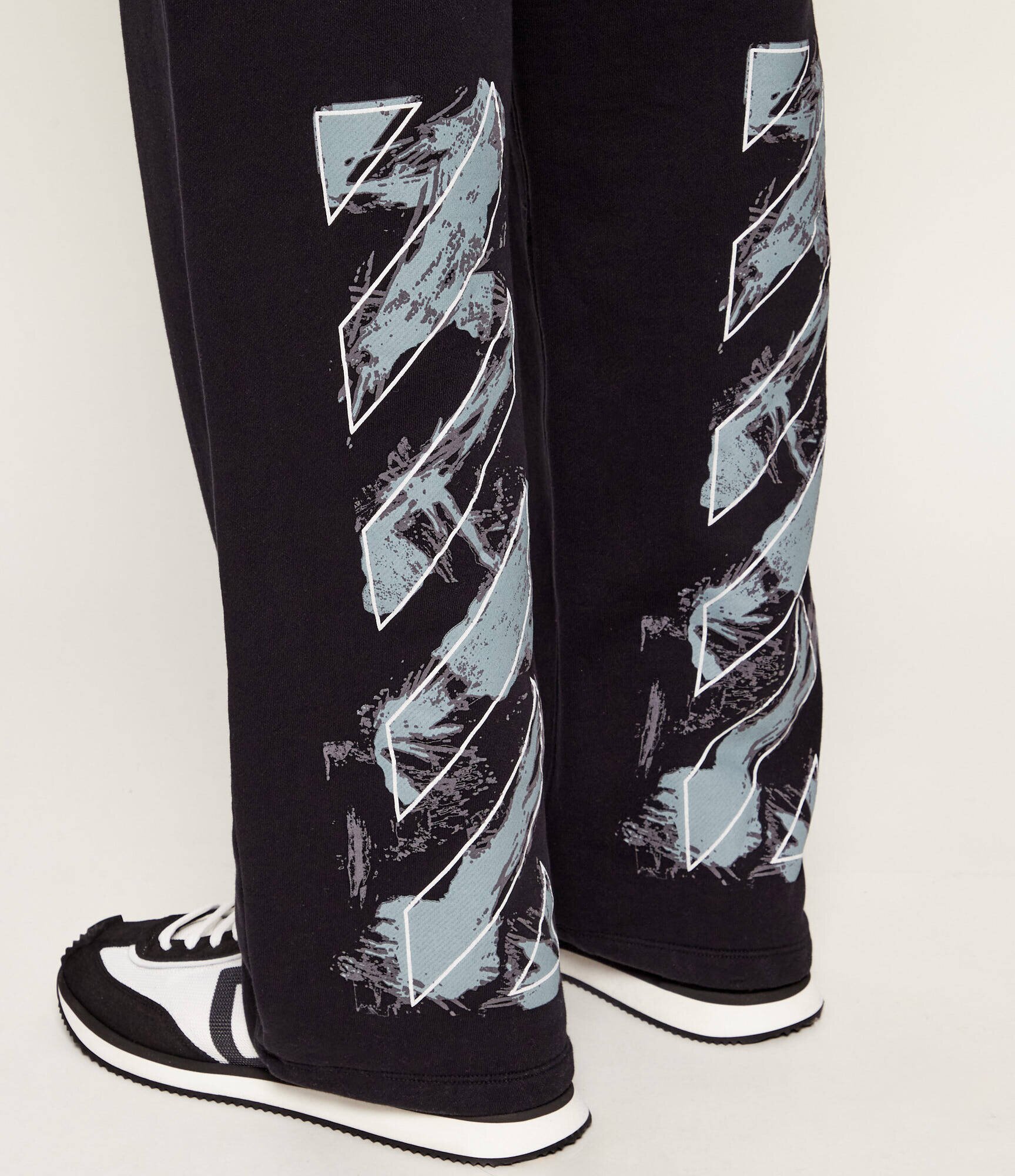 OFF-WHITE Pantaloni de trening PAINT ARROWS | Relaxed fit