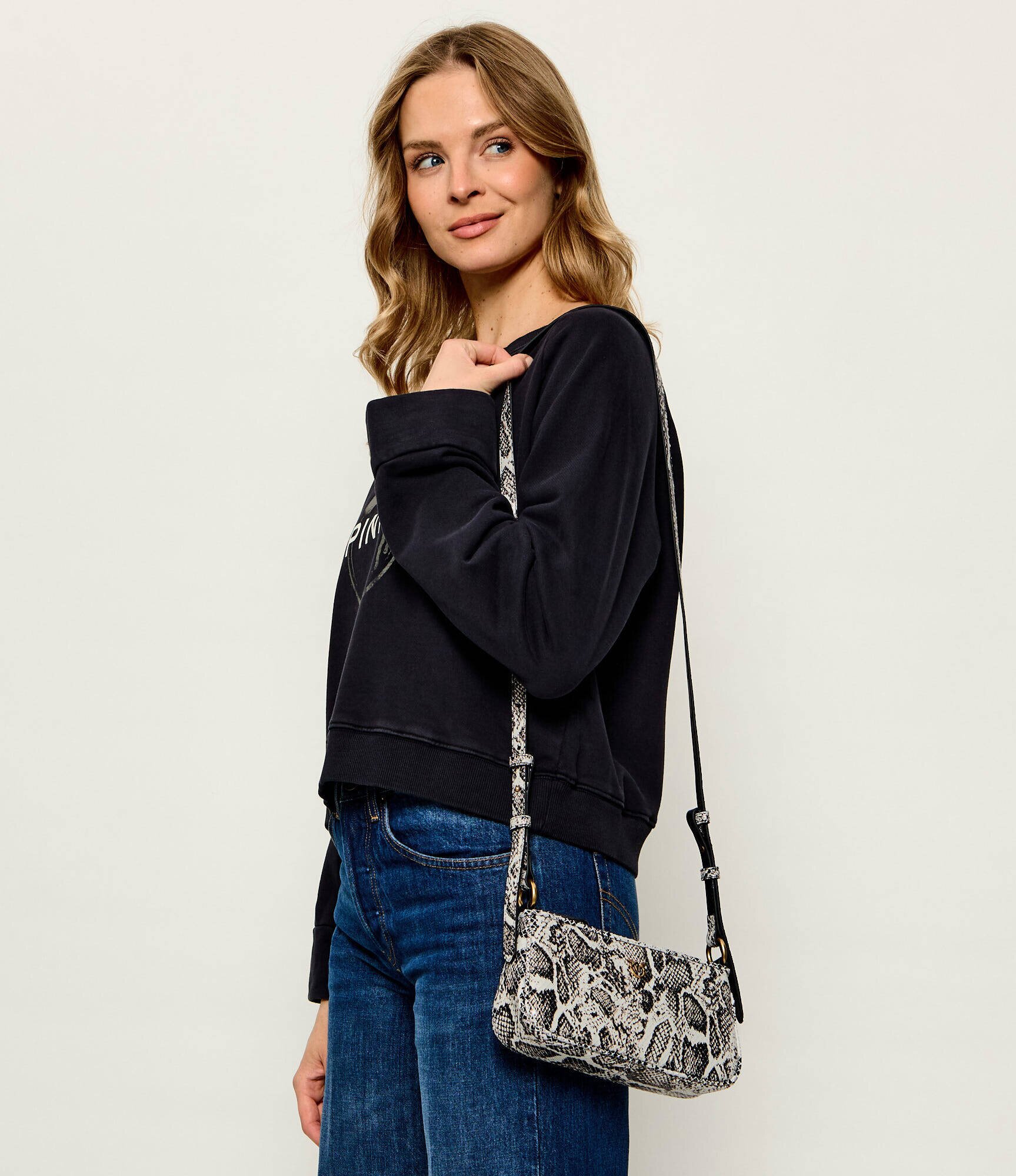 Pinko De piele geantă pe umăr Half Moon Horizontal Mini