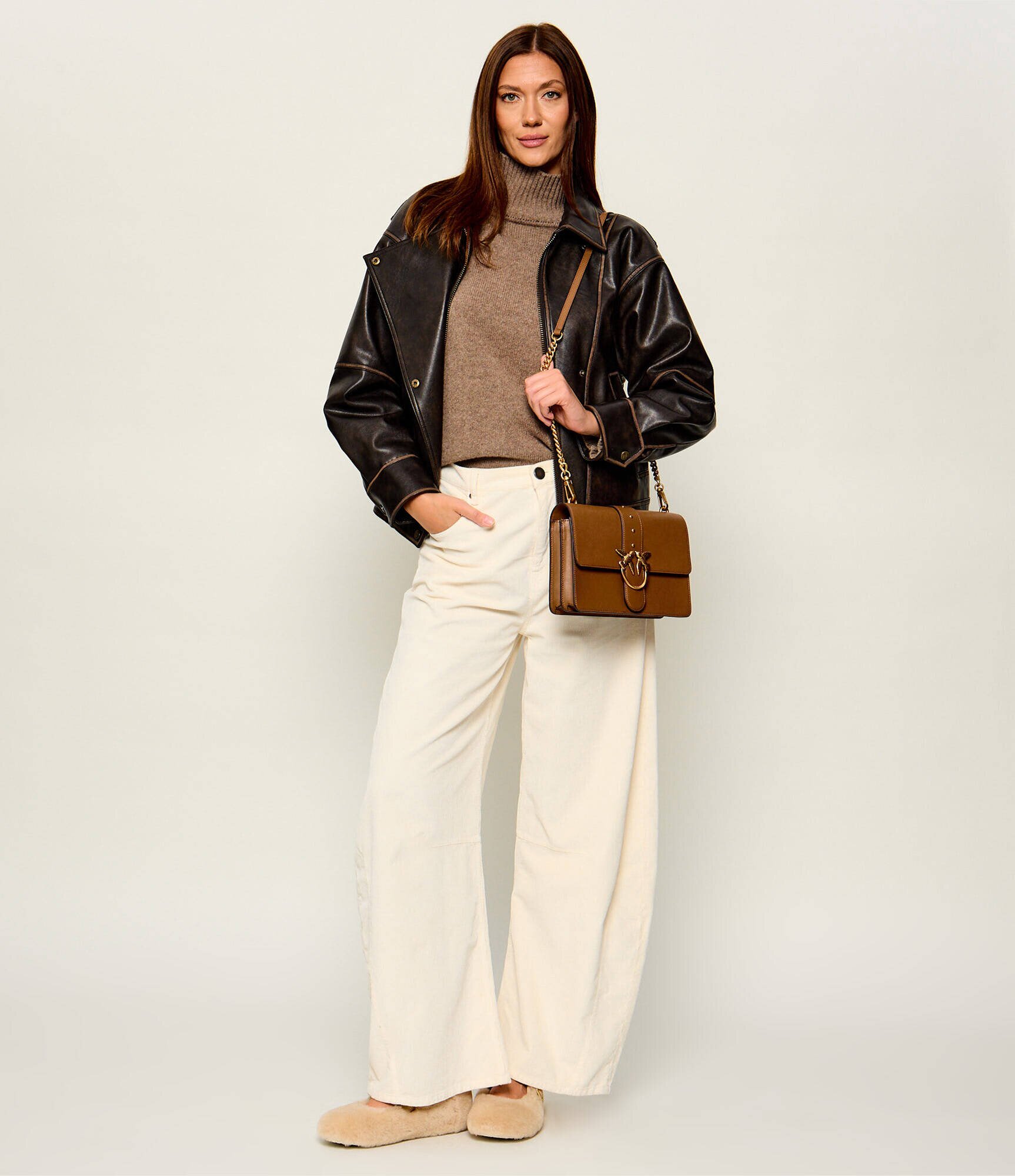 Pinko De piele geantă poștaș Love One Classic