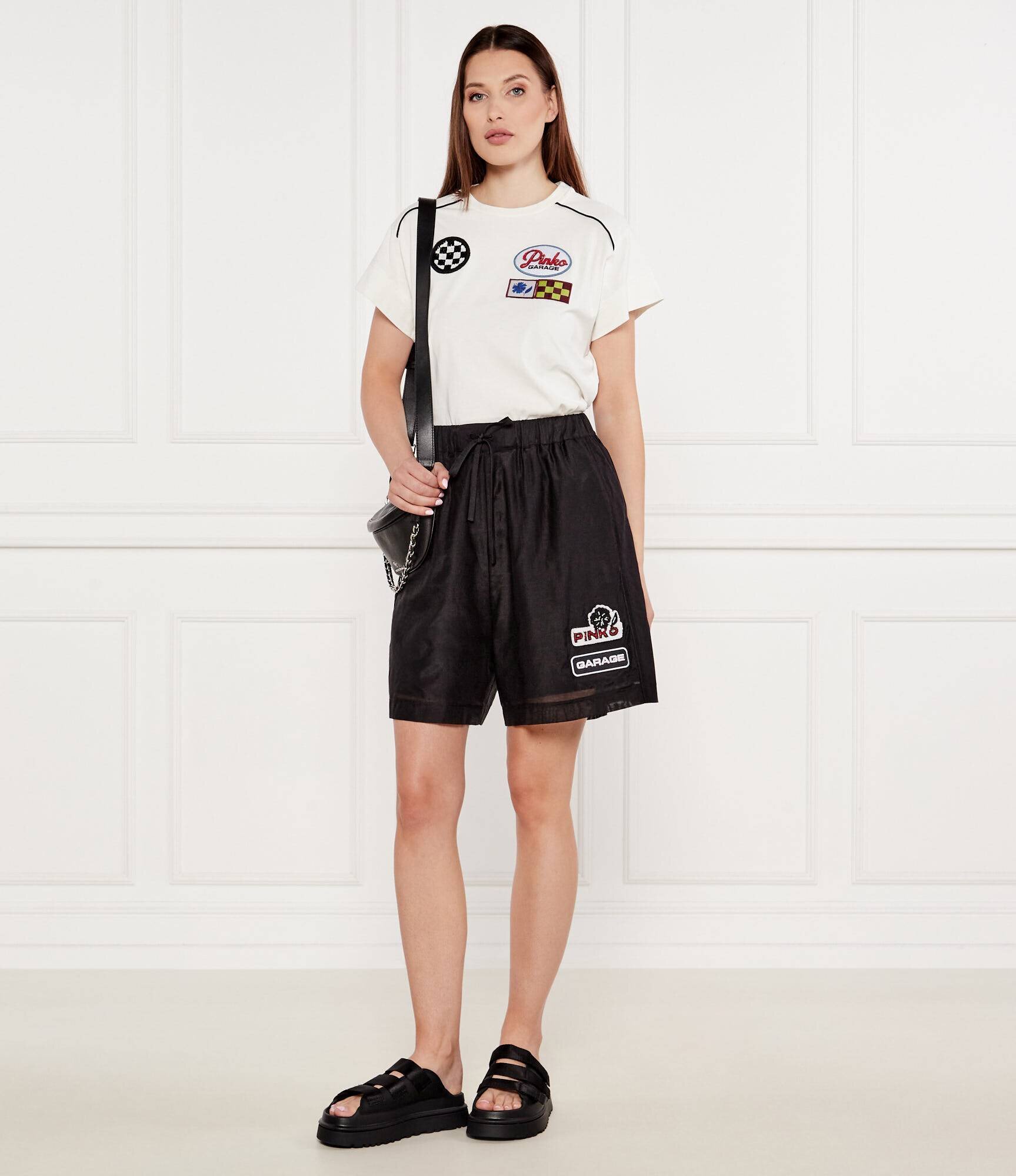 Pinko Pantaloni scurți LEWIS | Relaxed fit cu adaos de mătase