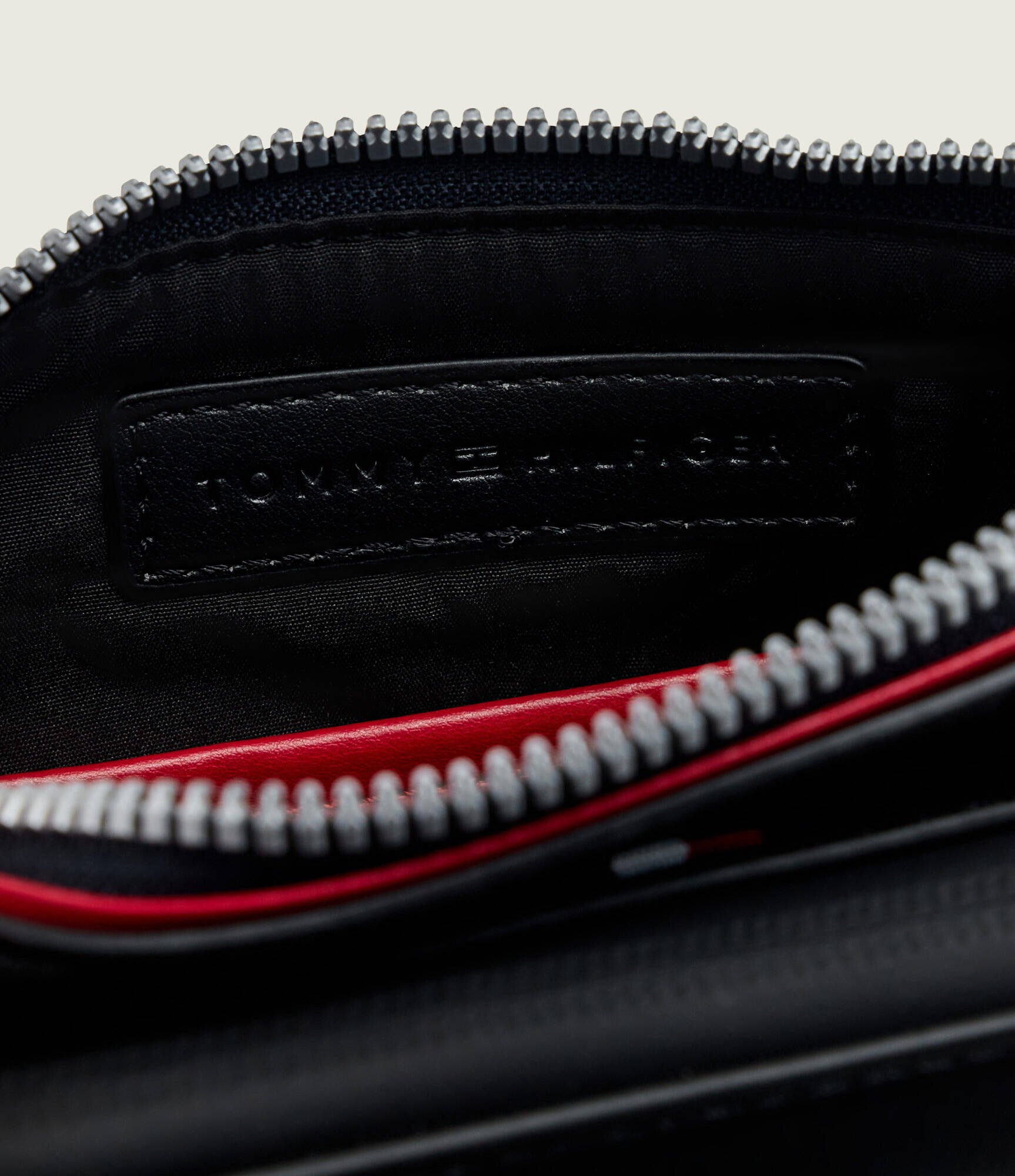 Tommy Hilfiger Borsetă TH Central