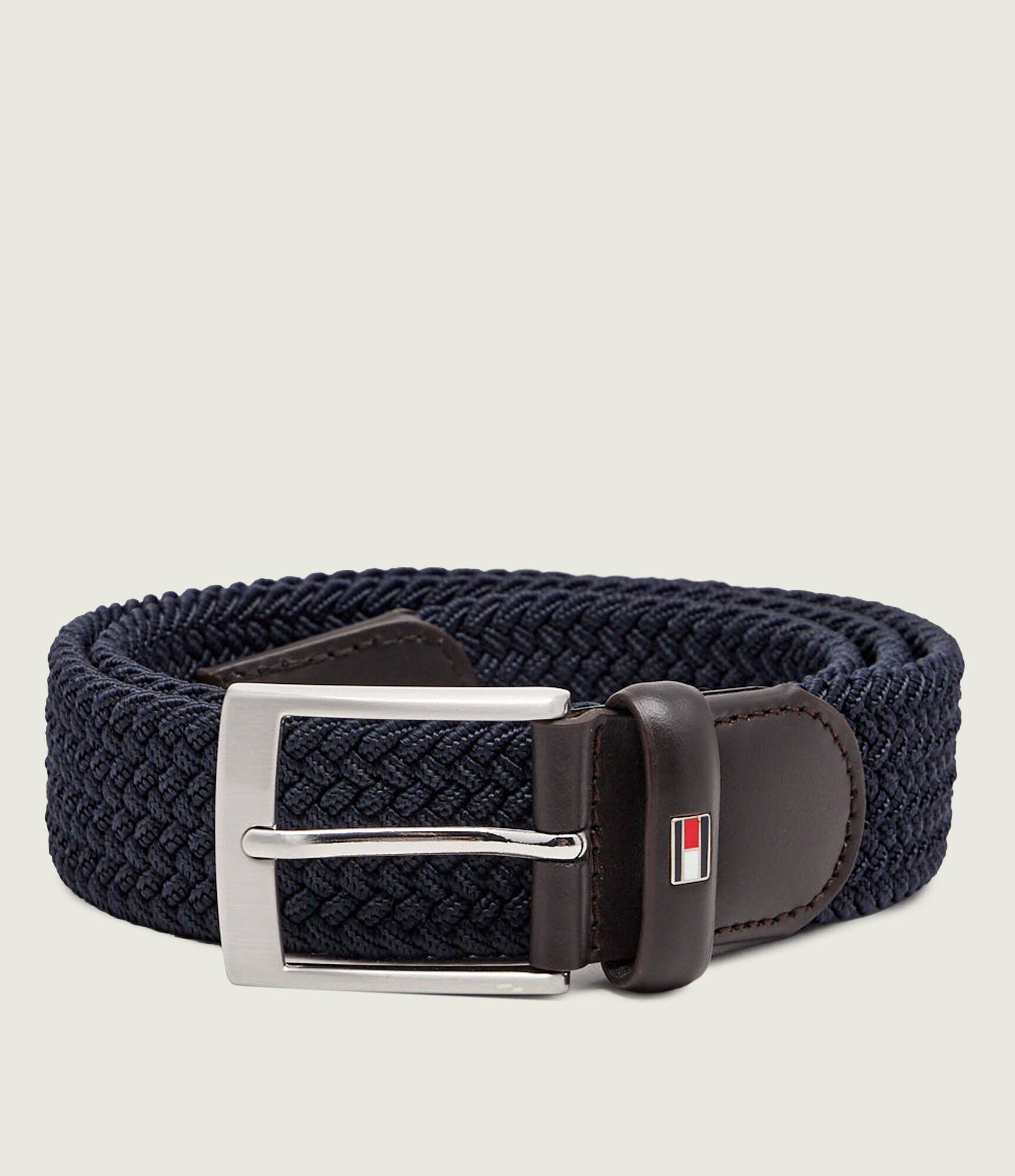 Tommy Hilfiger curea New Adan