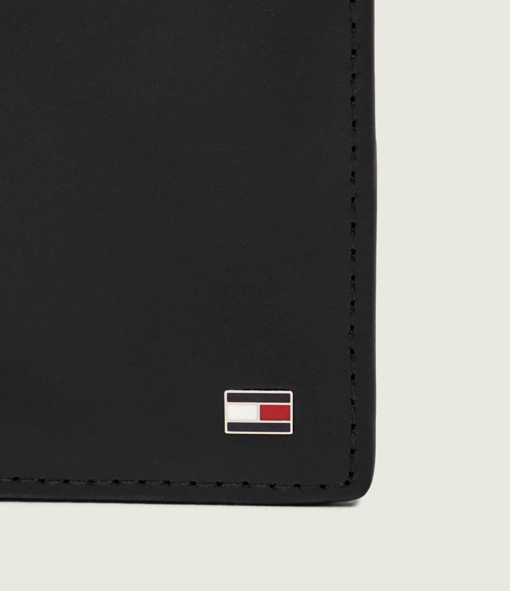 Tommy Hilfiger De piele portofel + breloc