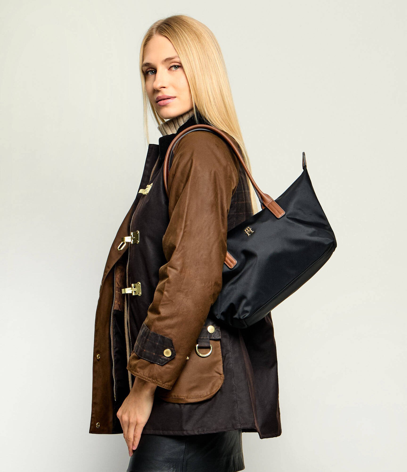 Tommy Hilfiger Geantă pe umăr East West cu adaos de piele