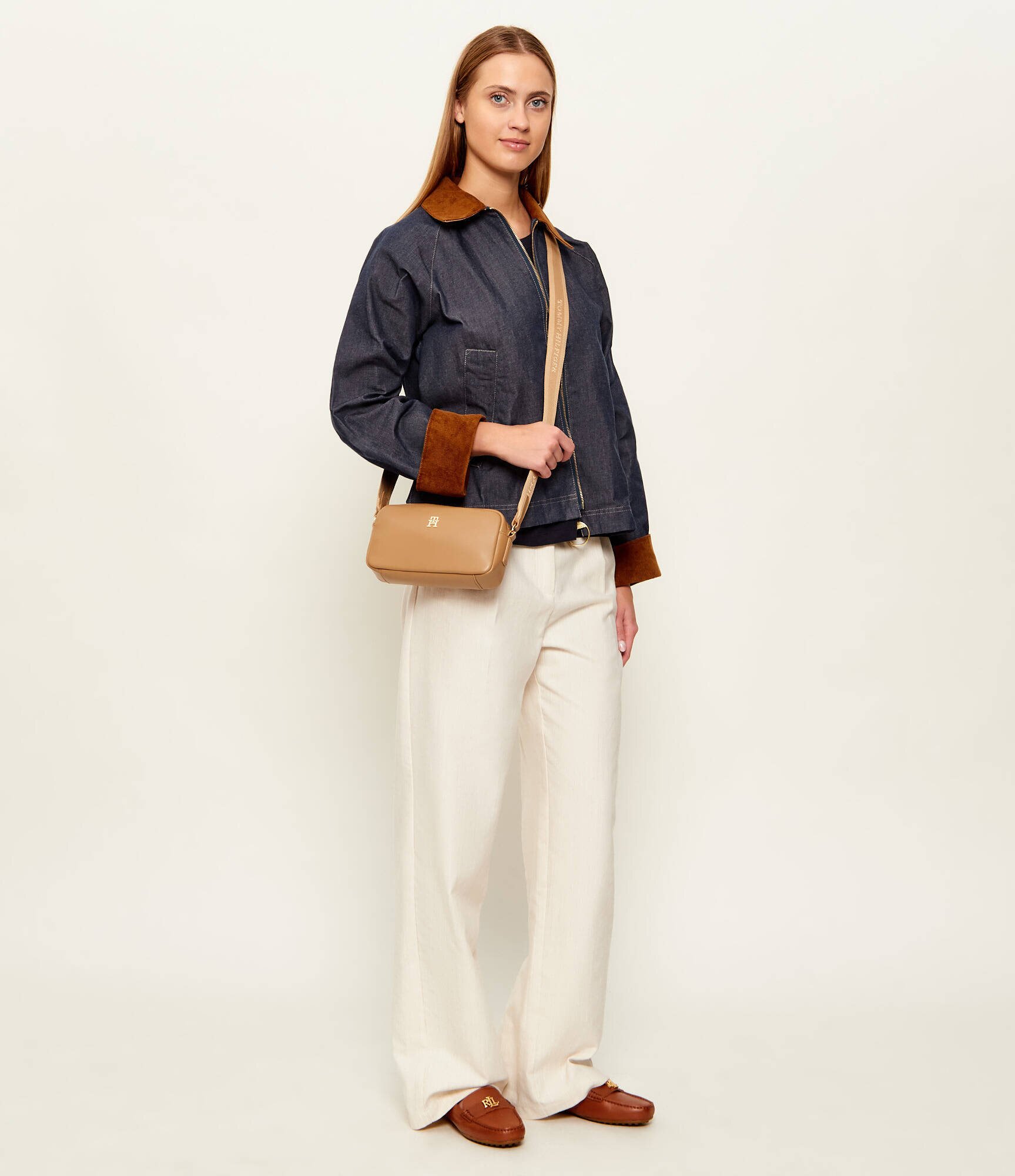 Tommy Hilfiger Geantă poștaș TH ESSENTIAL