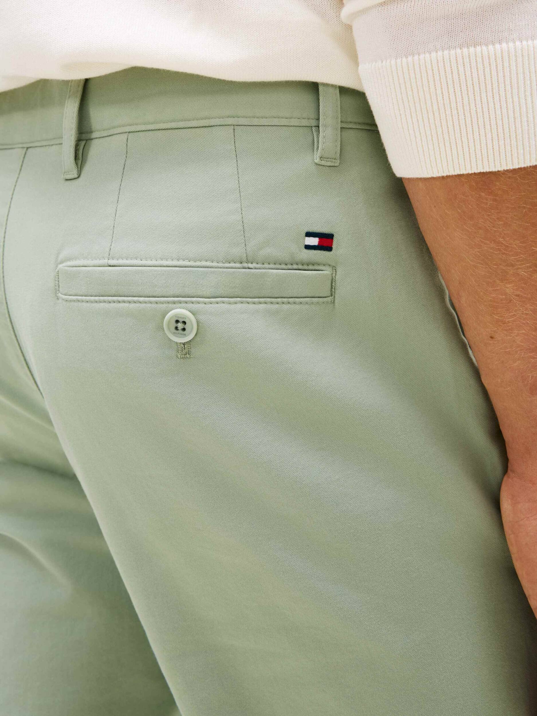 Tommy Hilfiger Pantaloni chino Denton TH x F.C. Liverpool | Straight fit