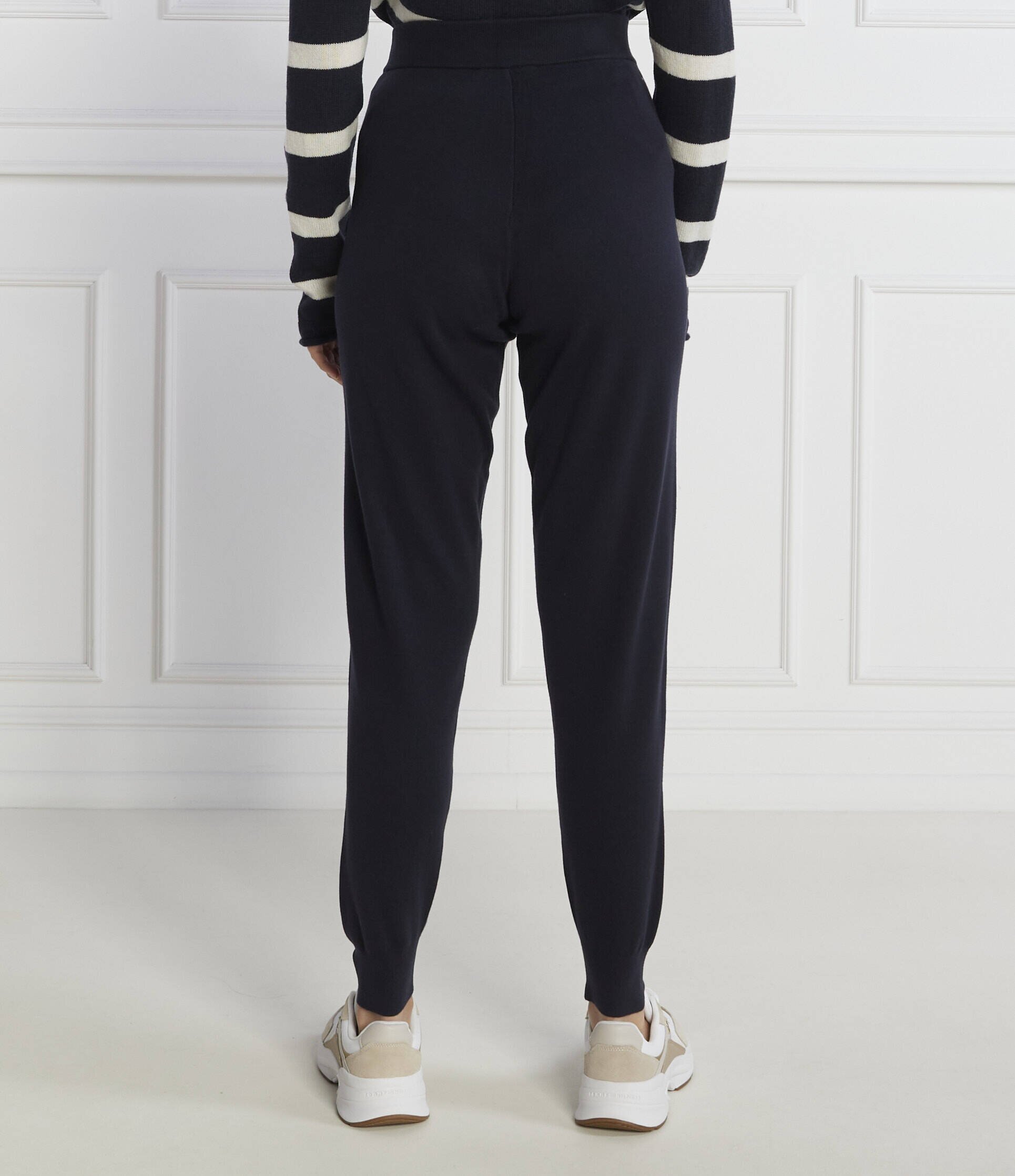 Tommy Hilfiger Pantaloni de trening SCRIPT GRAPHIC | Regular Fit