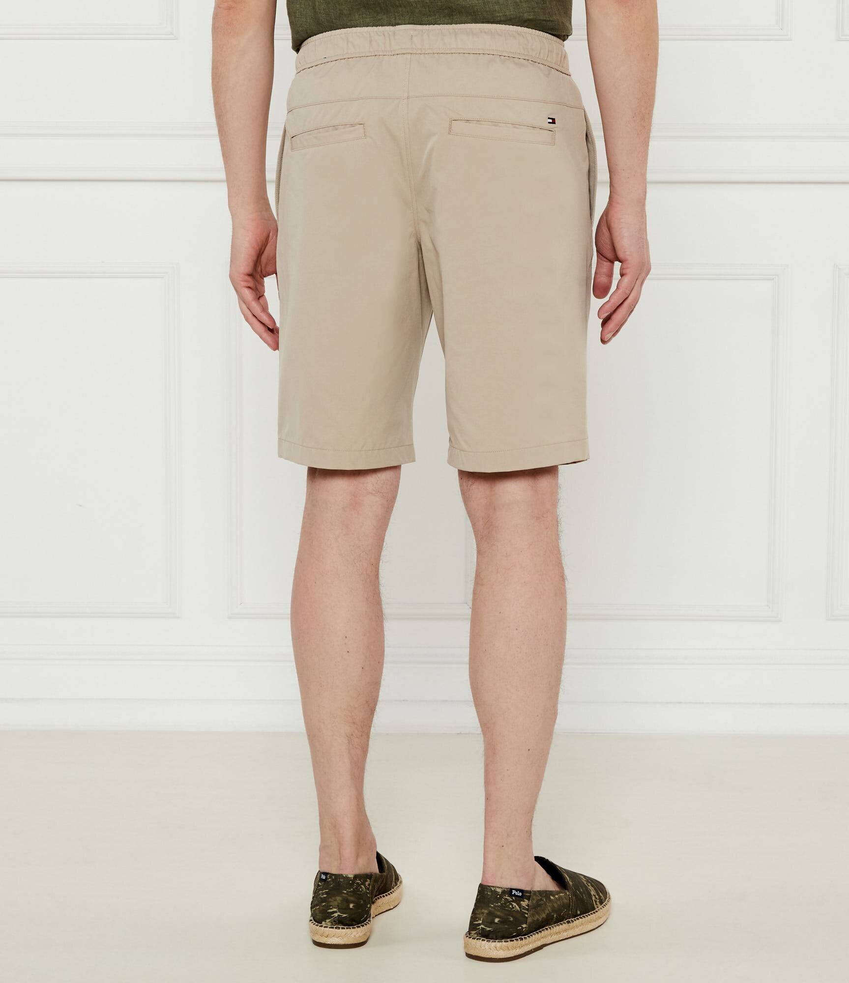 Tommy Hilfiger Pantaloni scurți chino HARLEM | Relaxed fit