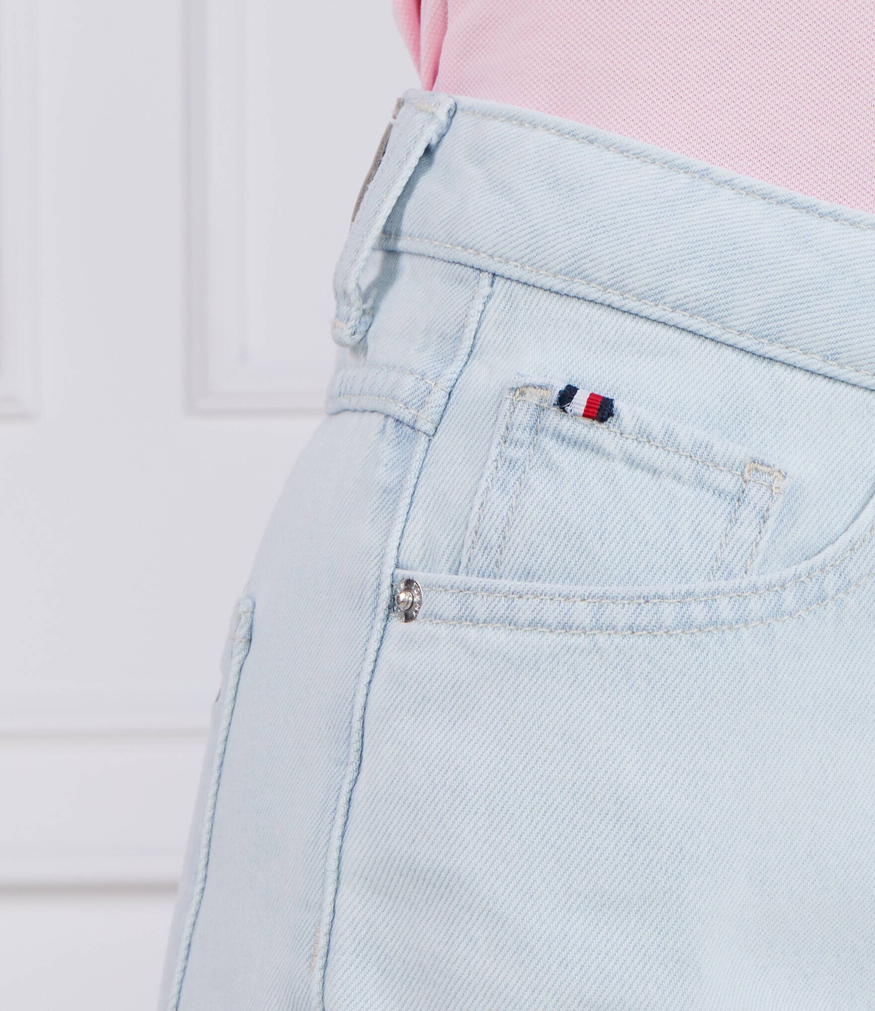 Tommy Hilfiger Pantaloni scurți DNM STRAIGHT SHORT HW KIRA | Regular Fit
