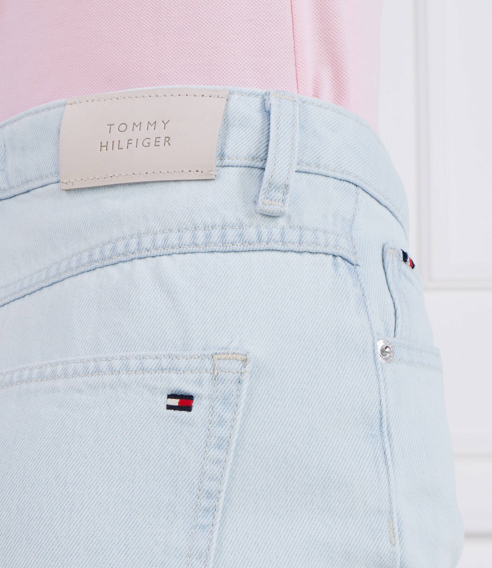 Tommy Hilfiger Pantaloni scurți DNM STRAIGHT SHORT HW KIRA | Regular Fit