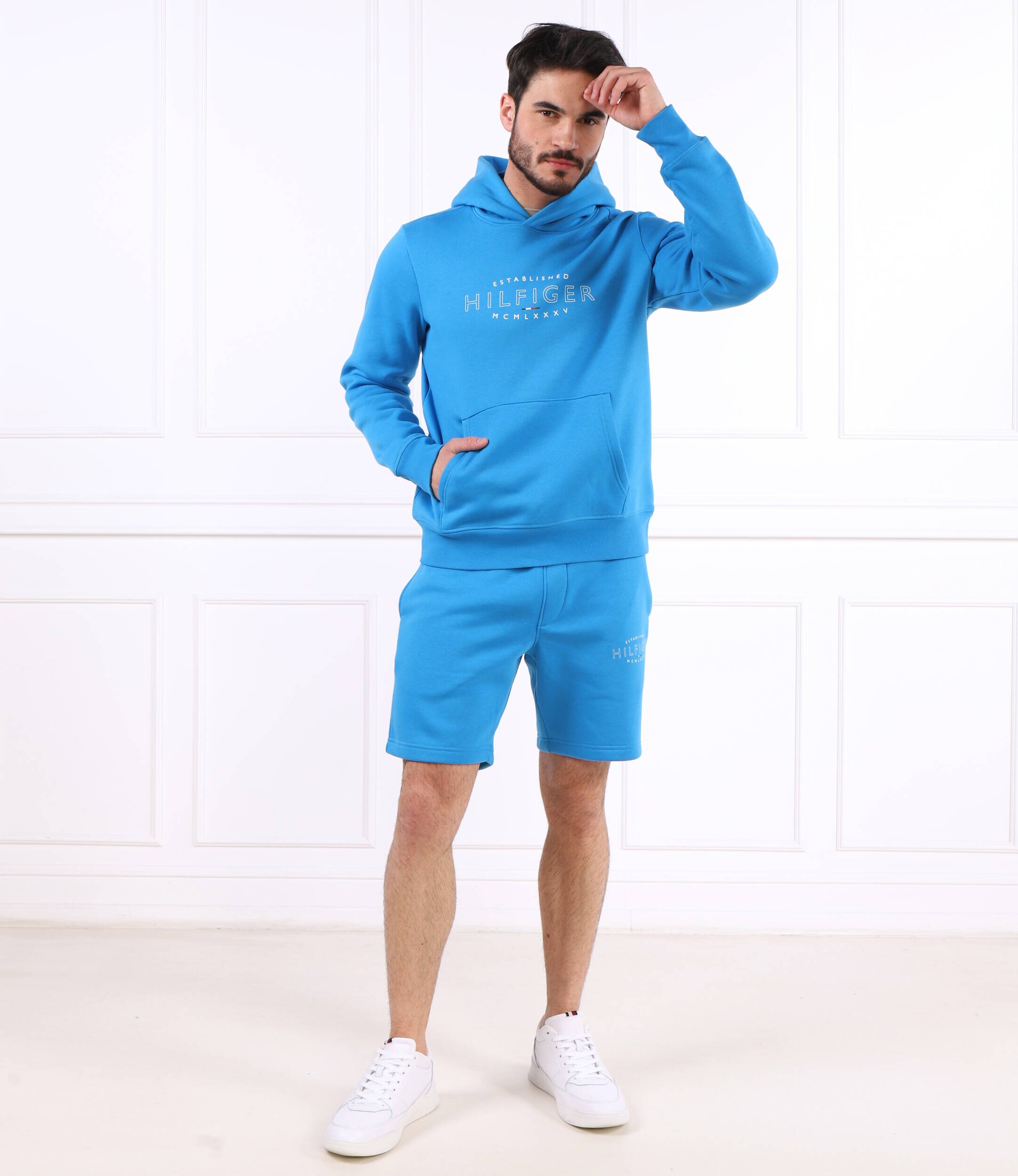 Tommy Hilfiger Pantaloni Scurți HILFIGER CURVE LOGO SWEATSHORT | Regular Fit