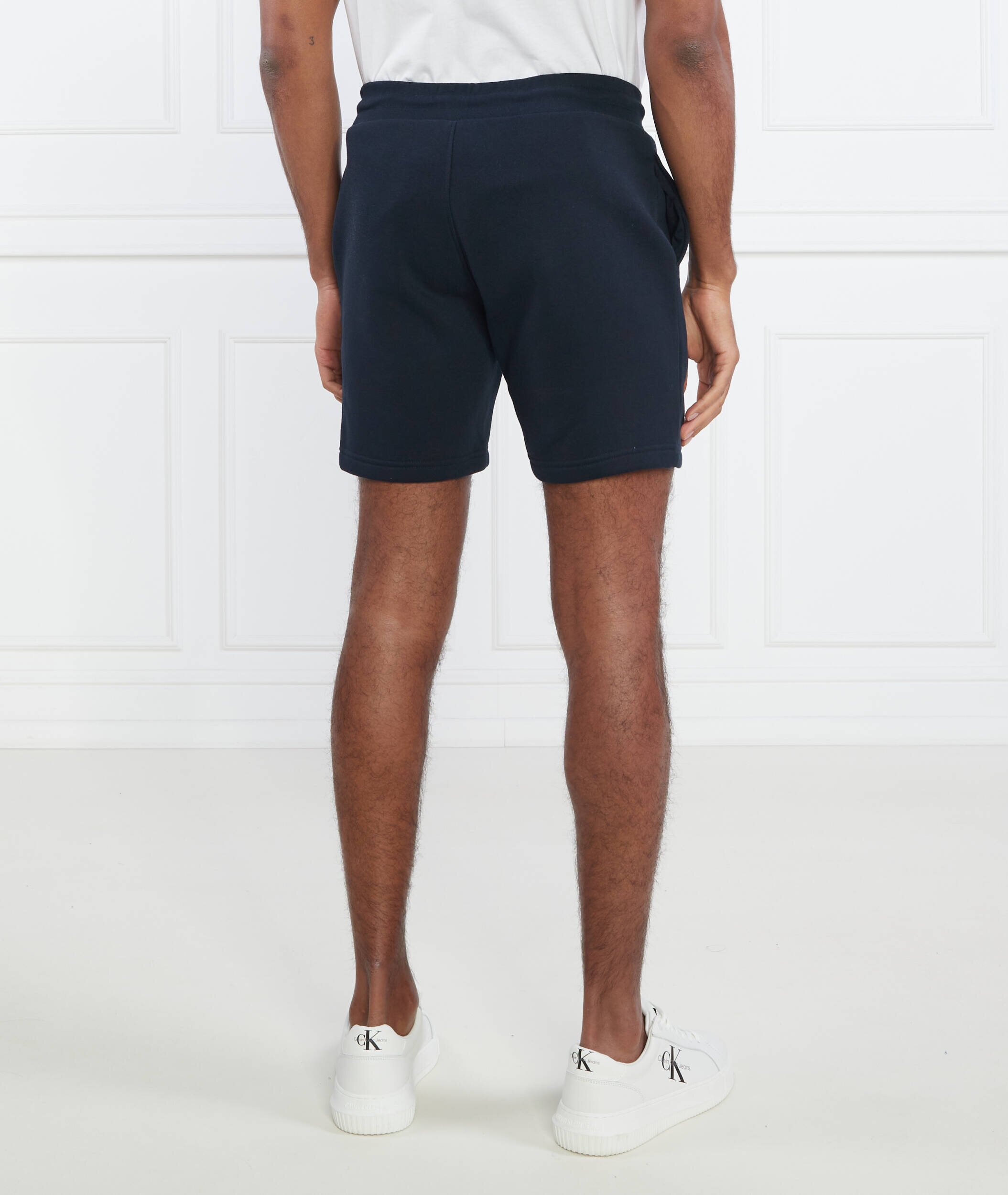 Tommy Hilfiger Pantaloni Scurți HILFIGER CURVE LOGO SWEATSHORT | Regular Fit