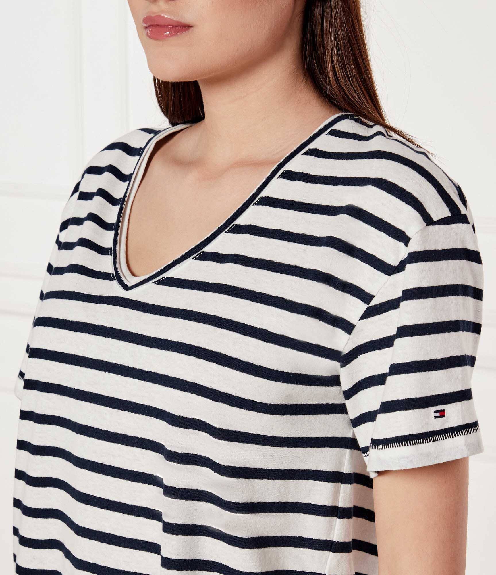 Tommy Hilfiger Tricou | Loose fit | cu adaos de in