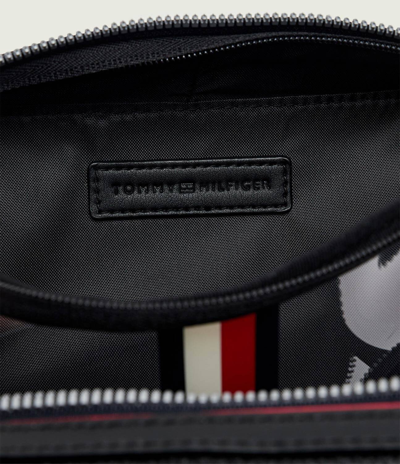 Tommy Hilfiger Trusă pentru cosmetice TH Central