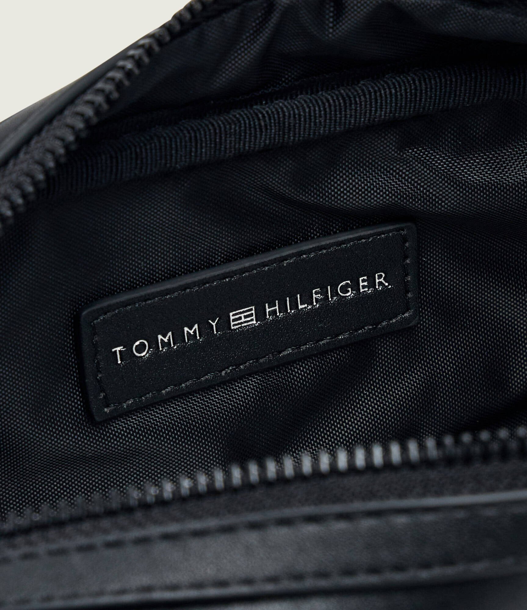 Tommy Hilfiger Trusă pentru cosmetice TH Corp